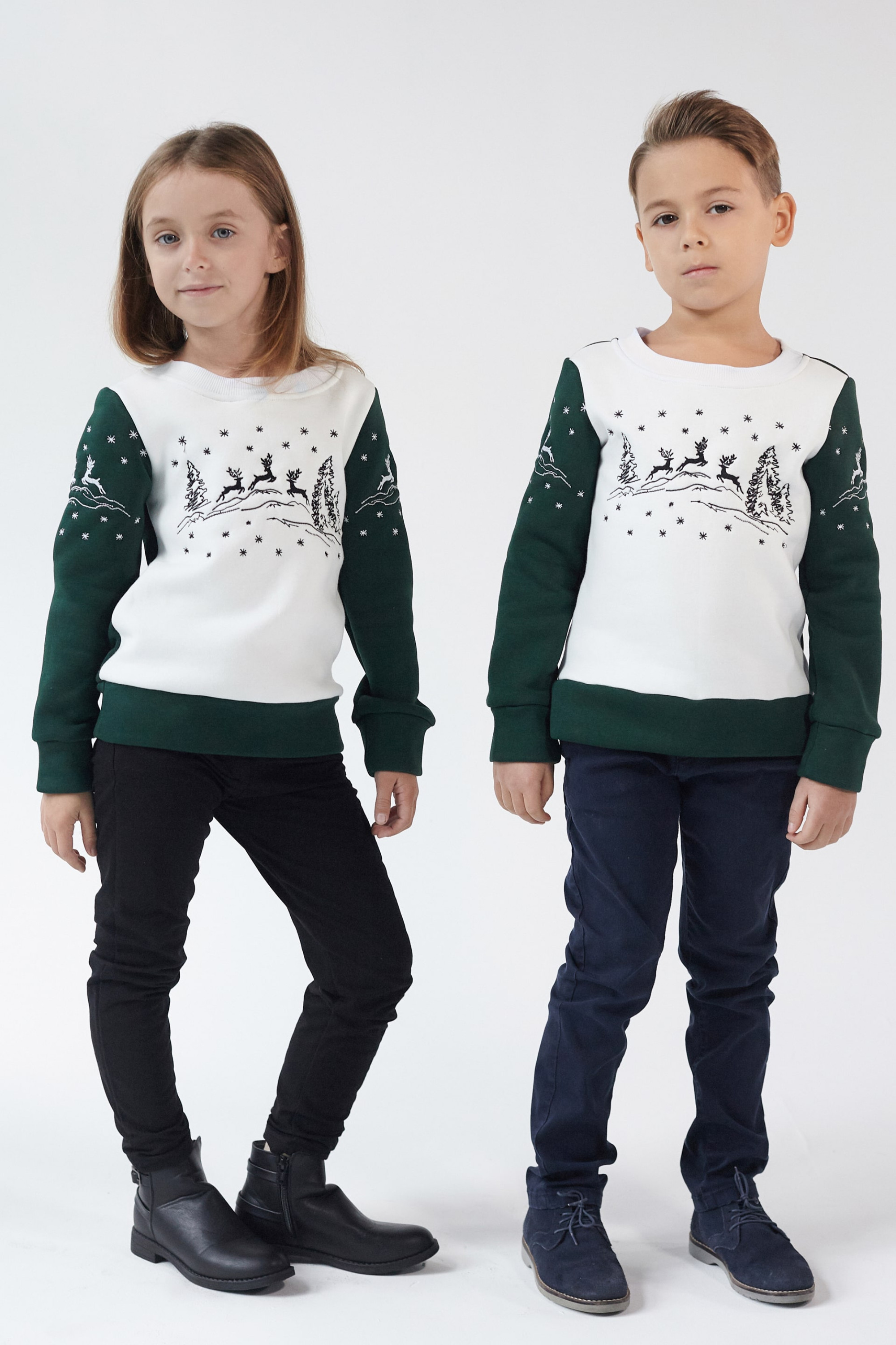 Christmas sweatshirt for a boy Green Deer