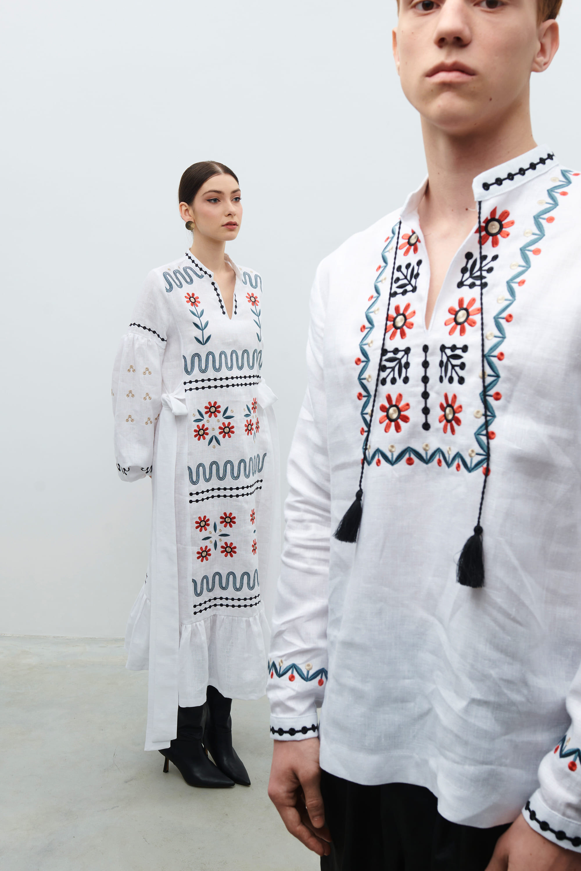 Men's shirt and long embroidered white silk dress Rozkvyt