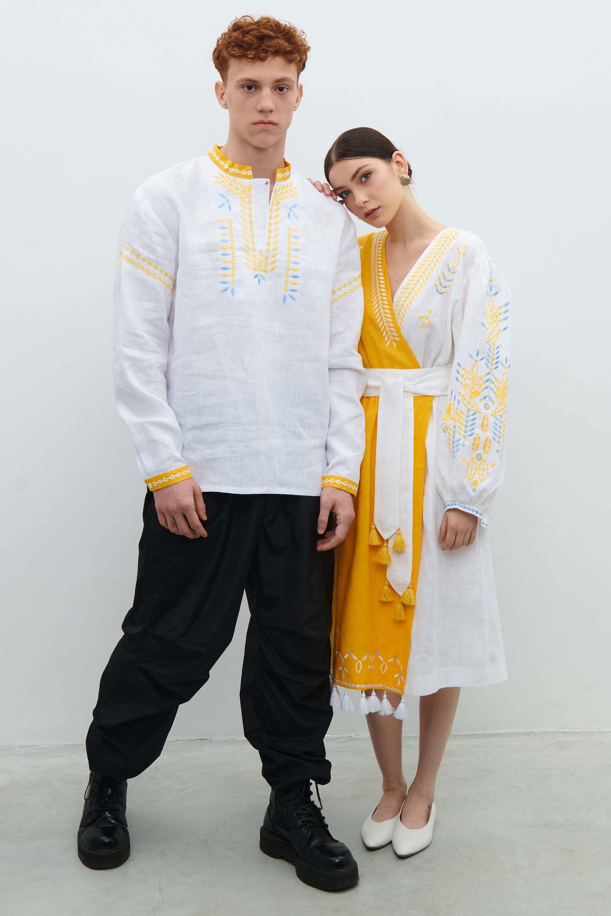 Men's shirt and women's embroidered dress Rye