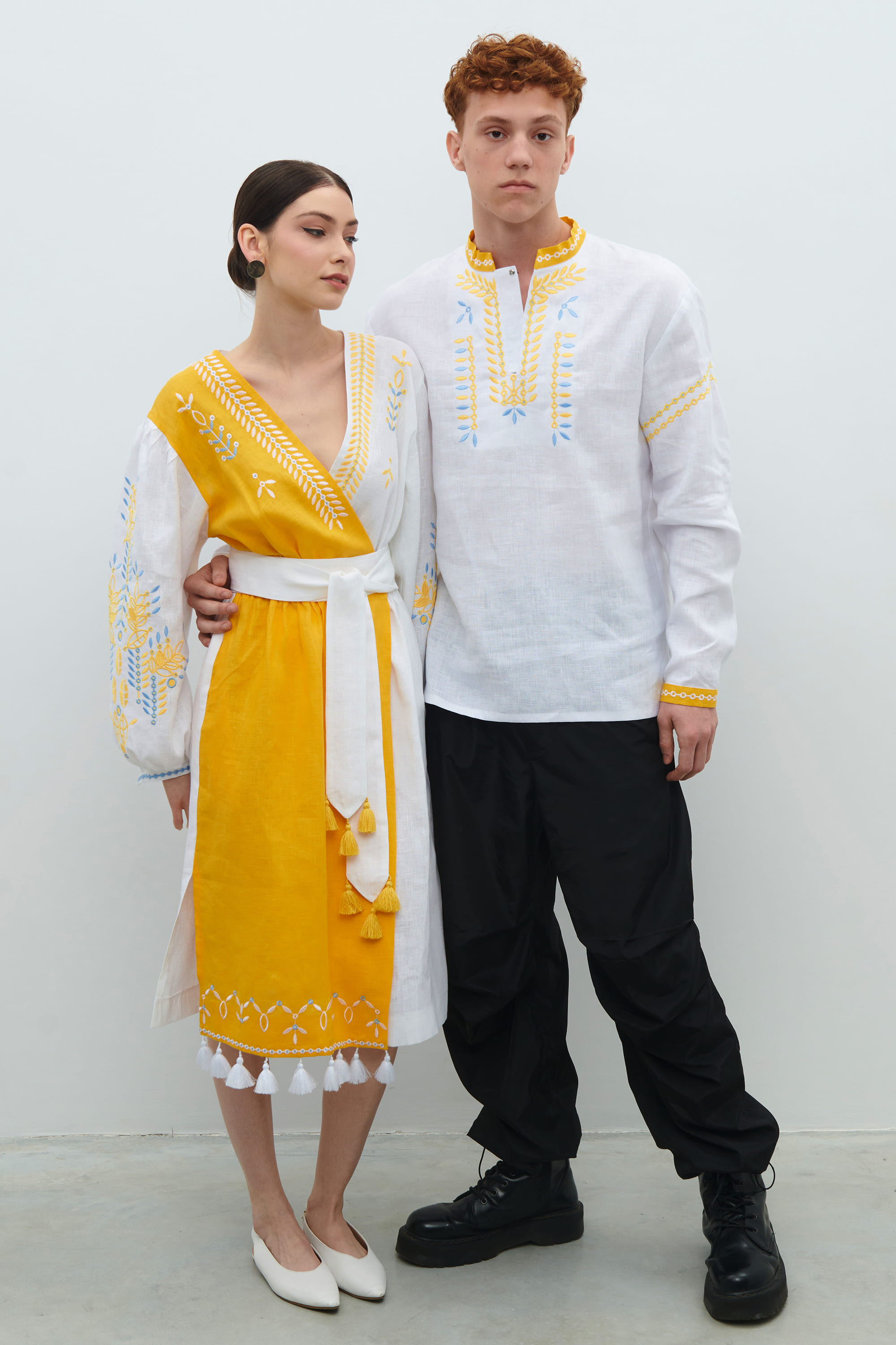 Men's shirt and women's embroidered dress Rye