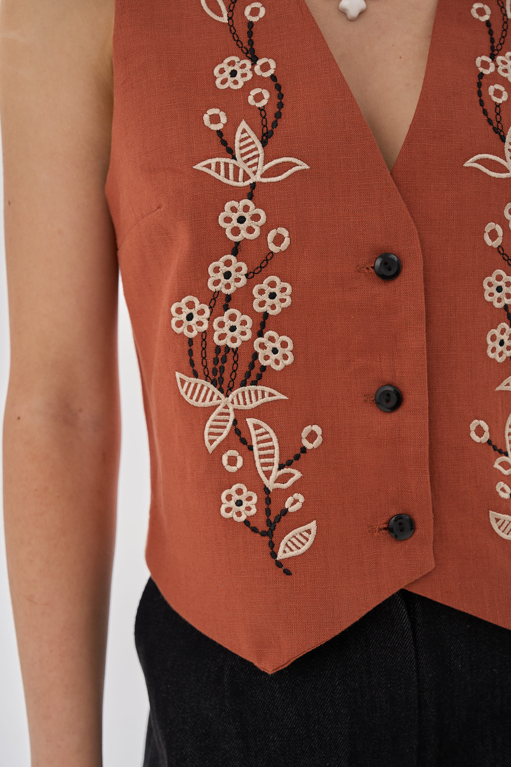 Women's embroidered vest Derviy