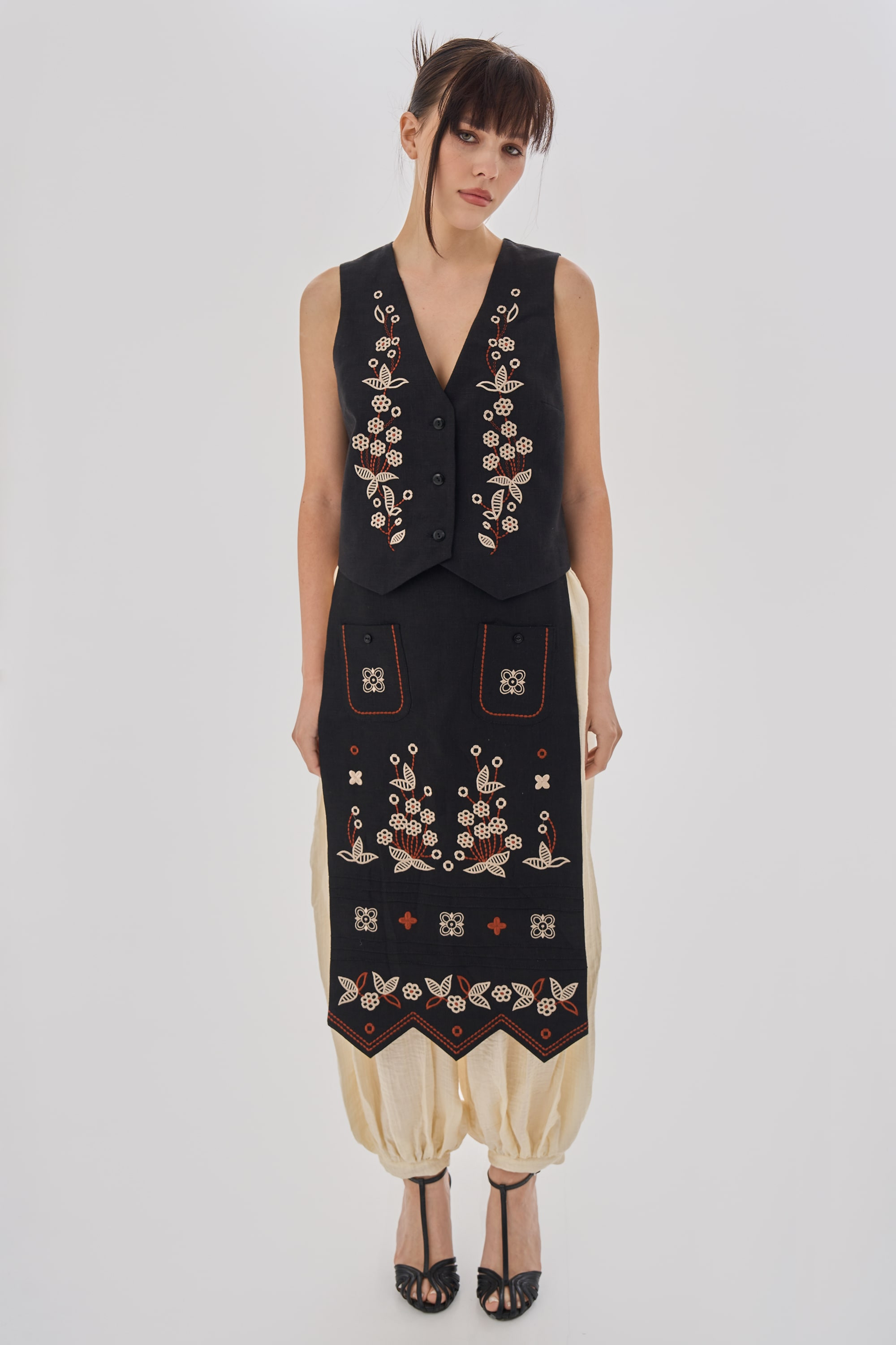 Women's black embroidered vest Derviy | XS | 40-42