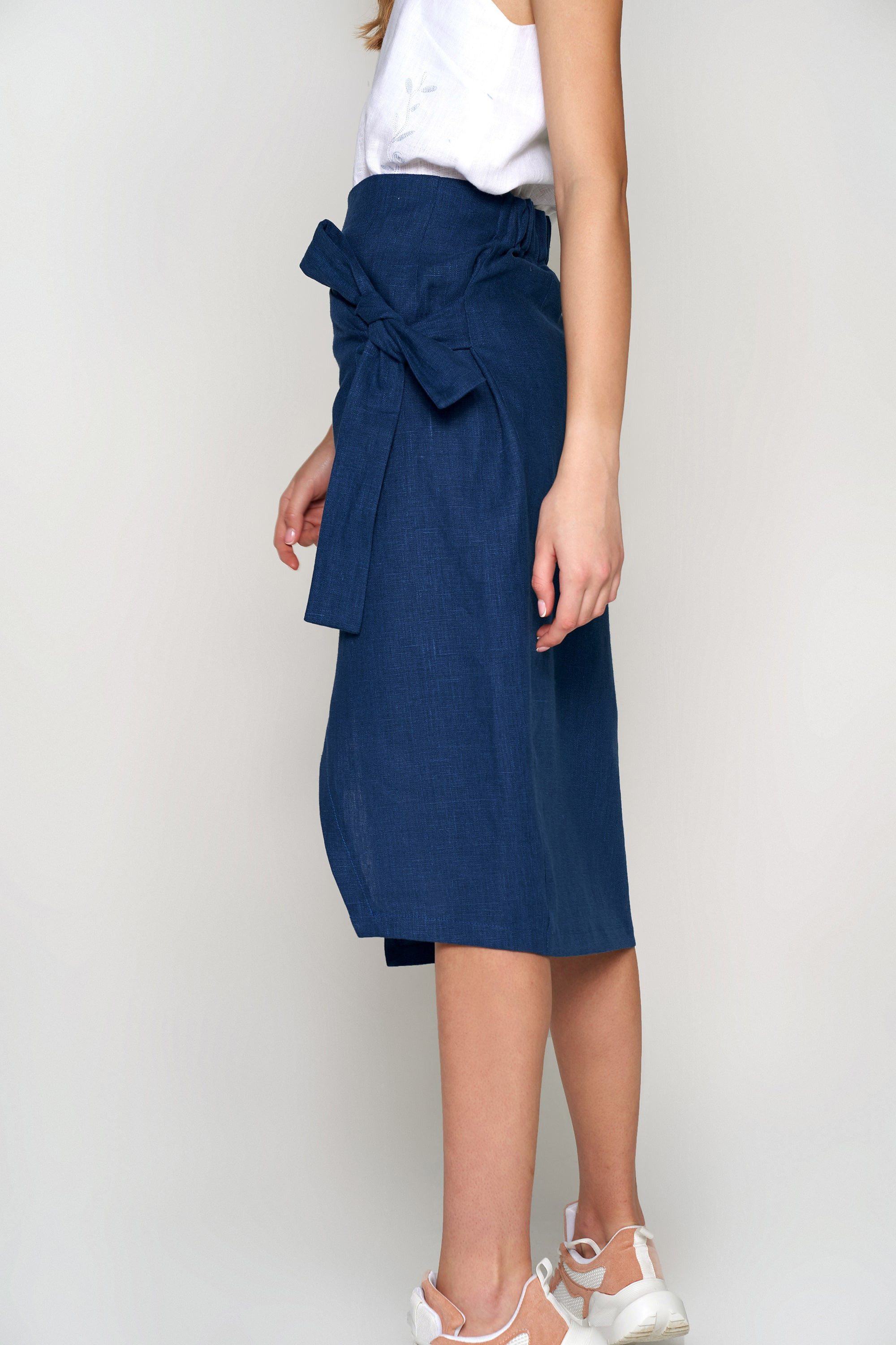 Female skirt sea wave Female skirt sea wave