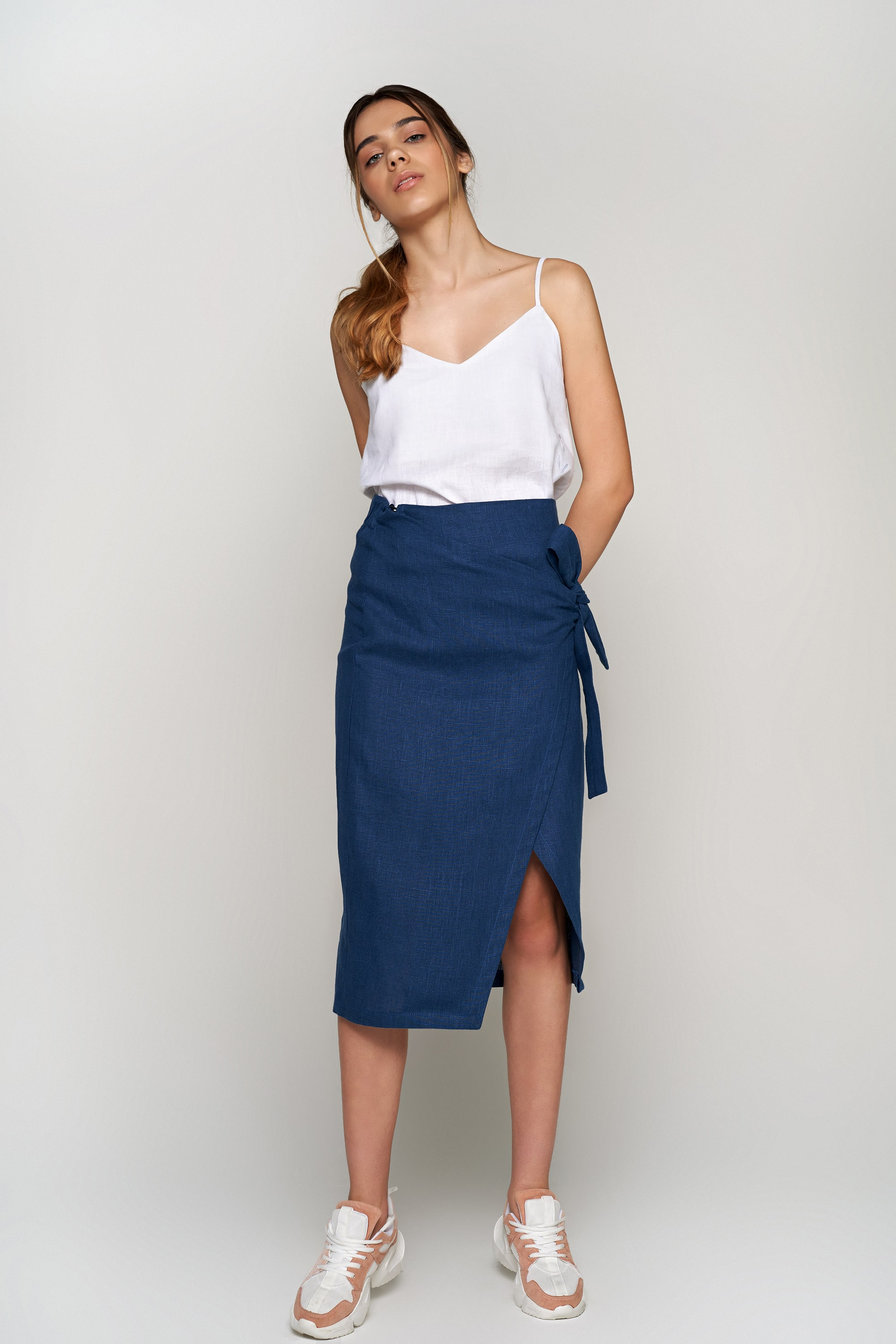 Female skirt sea wave Female skirt sea wave