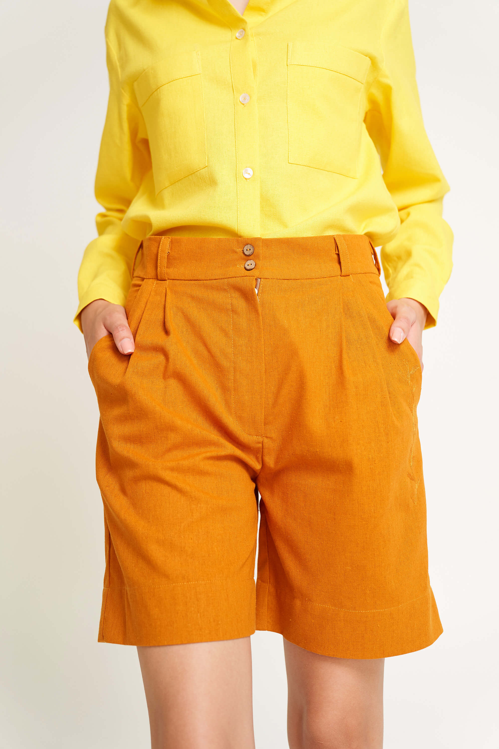 Women's shorts with embroidery Women's shorts with embroidery
