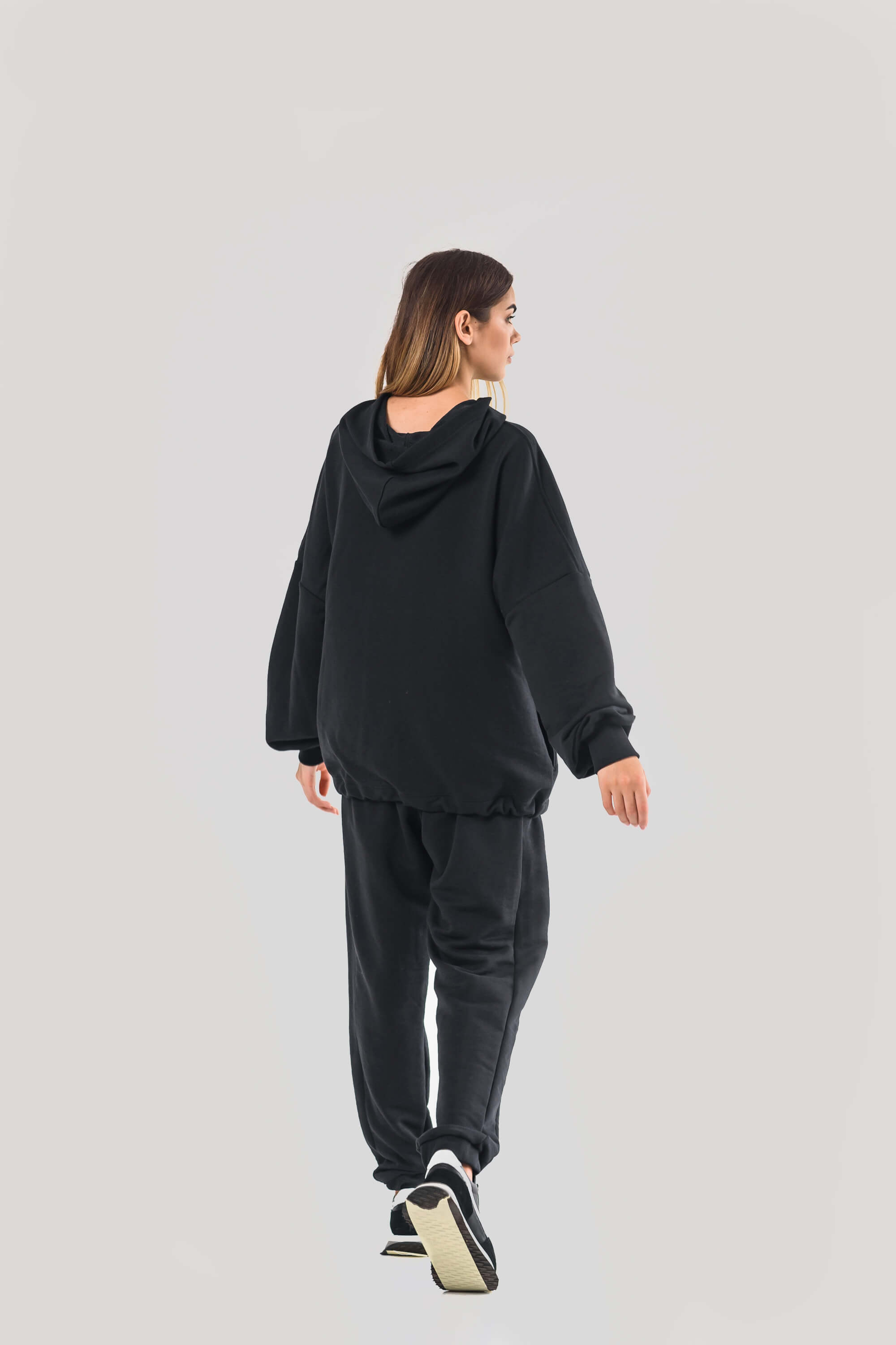 Hudy black color