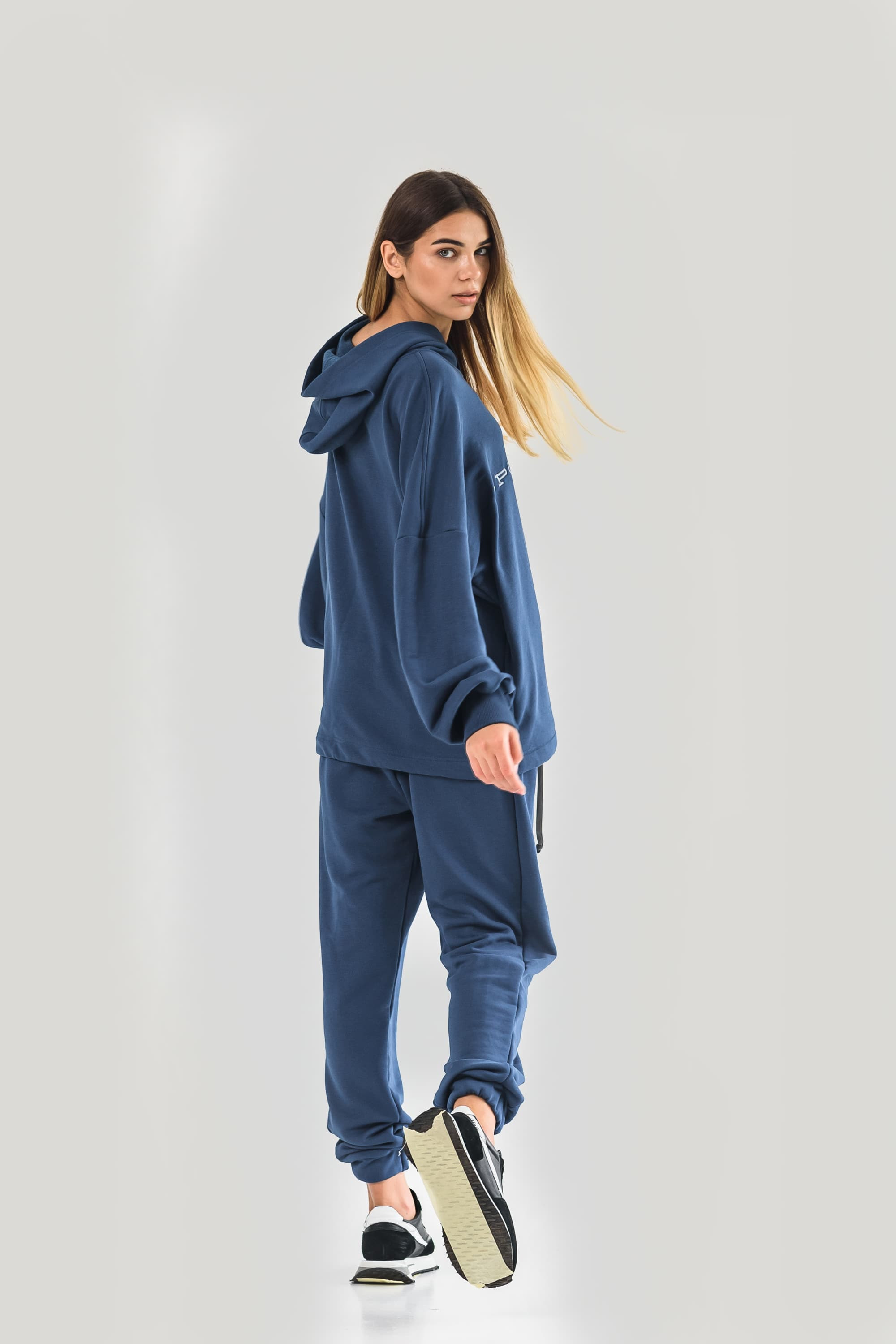 Hudy blue