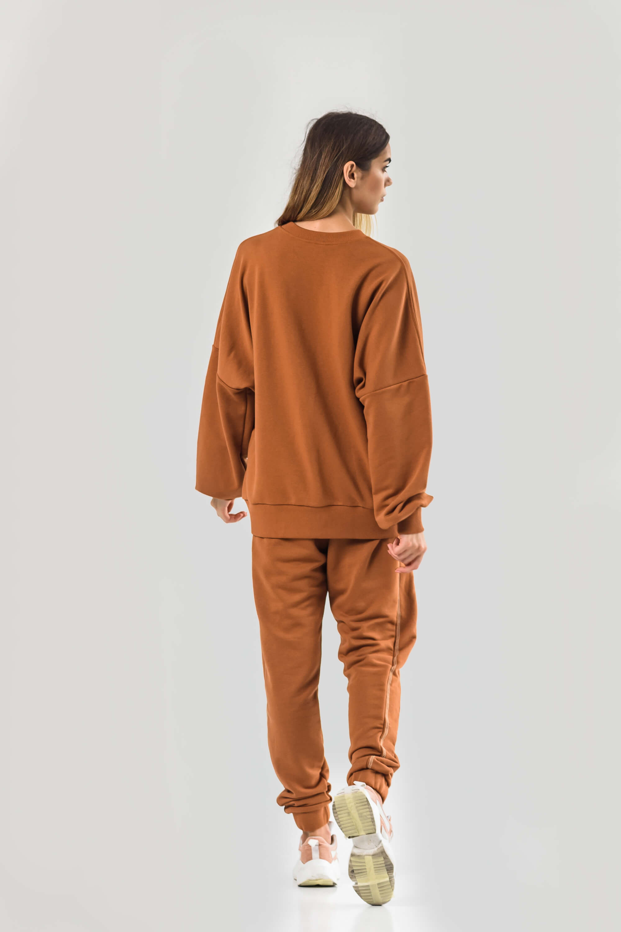 Sweetshot of a saturated brown color | owersize