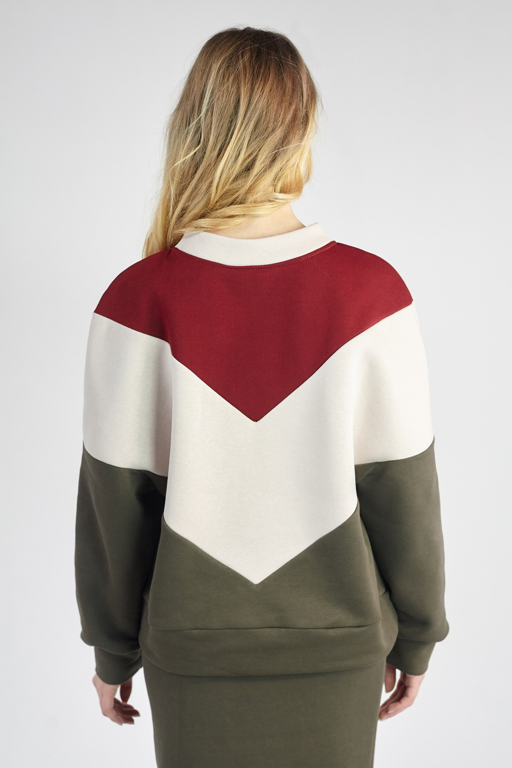 Women's embroidered sweatshirt Burgundy to a tooth | L | 48