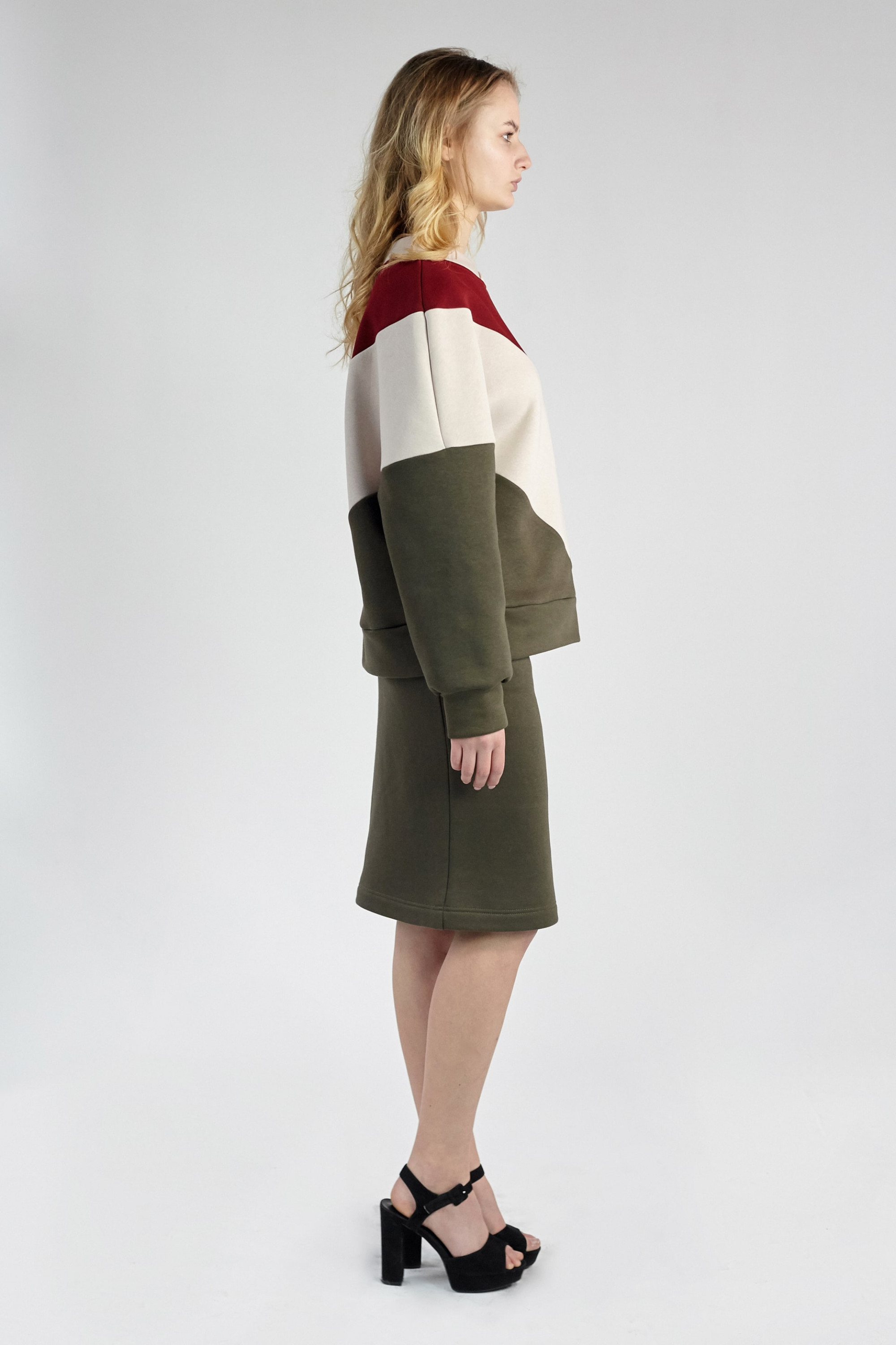 Women's embroidered sweatshirt Burgundy to a tooth