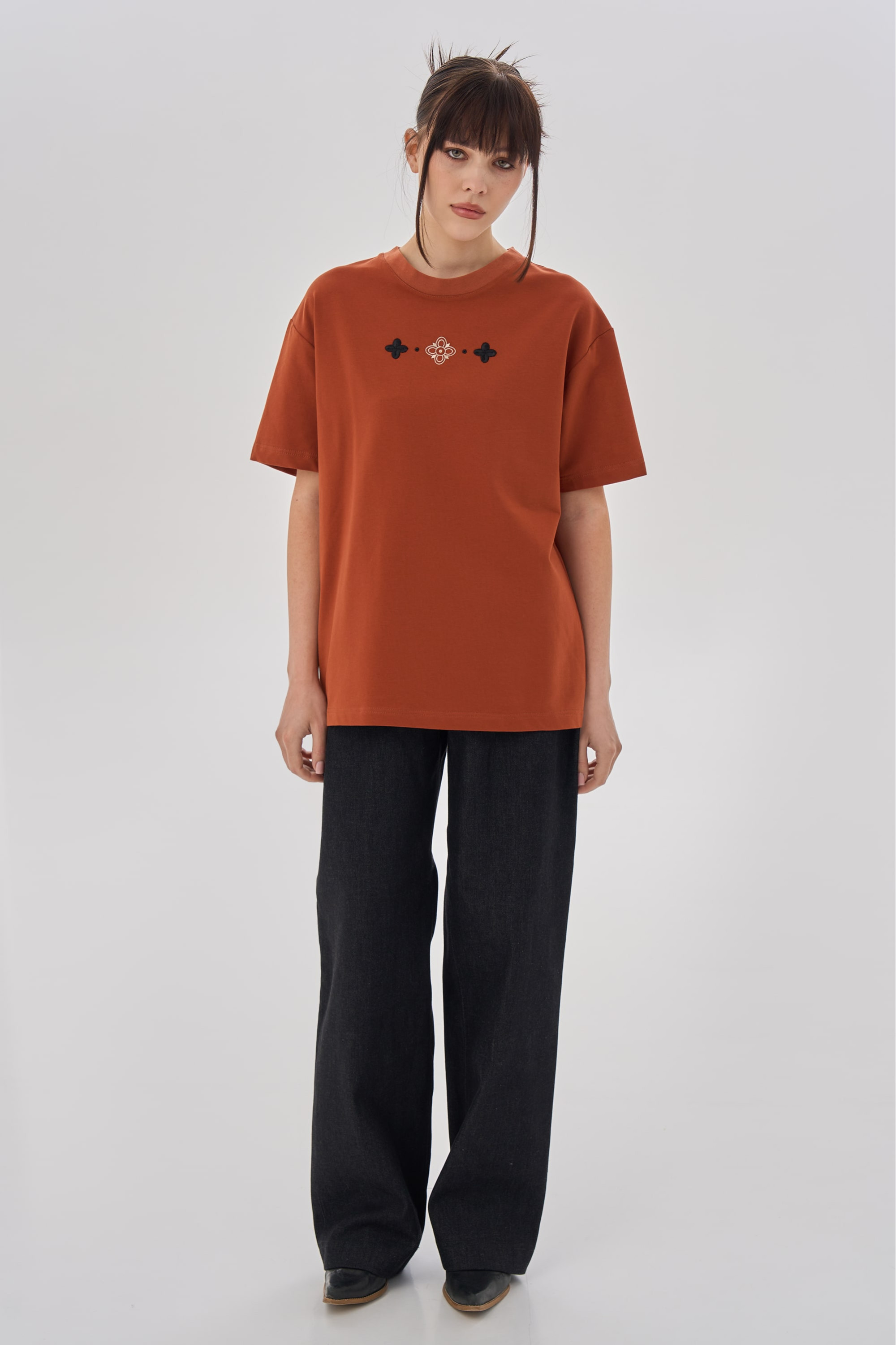 Women's embroidered brown T-shirt Buda | XS