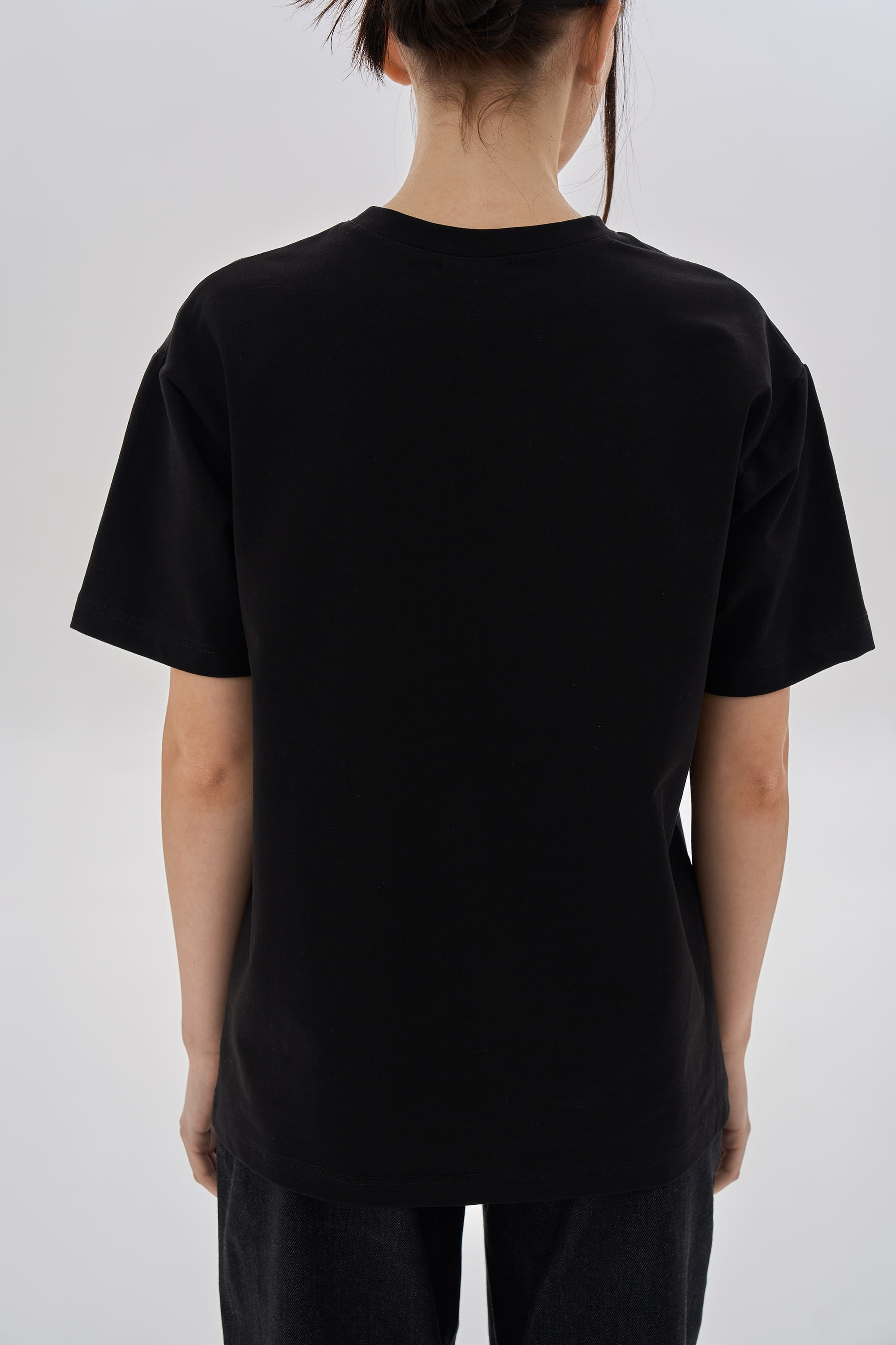 Women's embroidered black T-shirt Buda