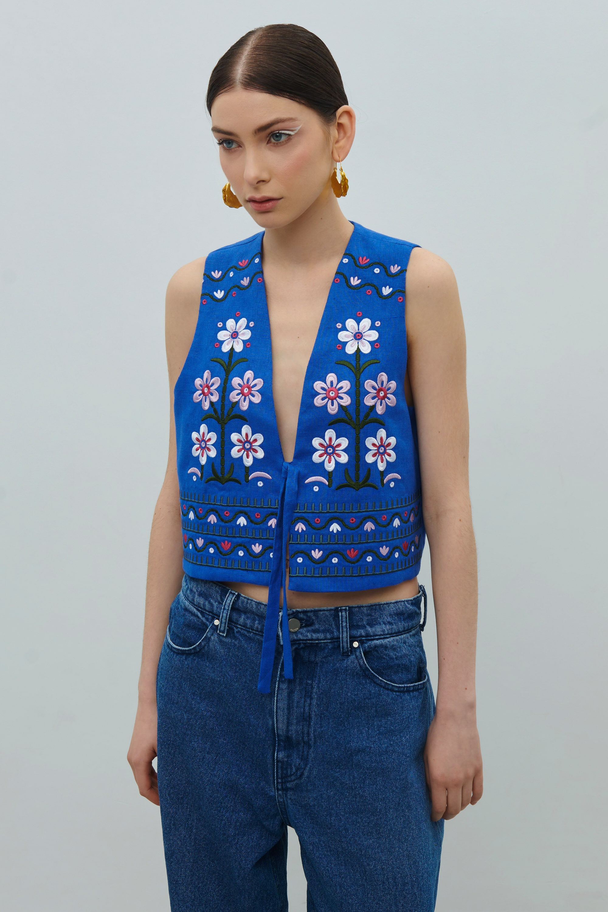 Linen waistcoat with floral ornament April | S | 42-44