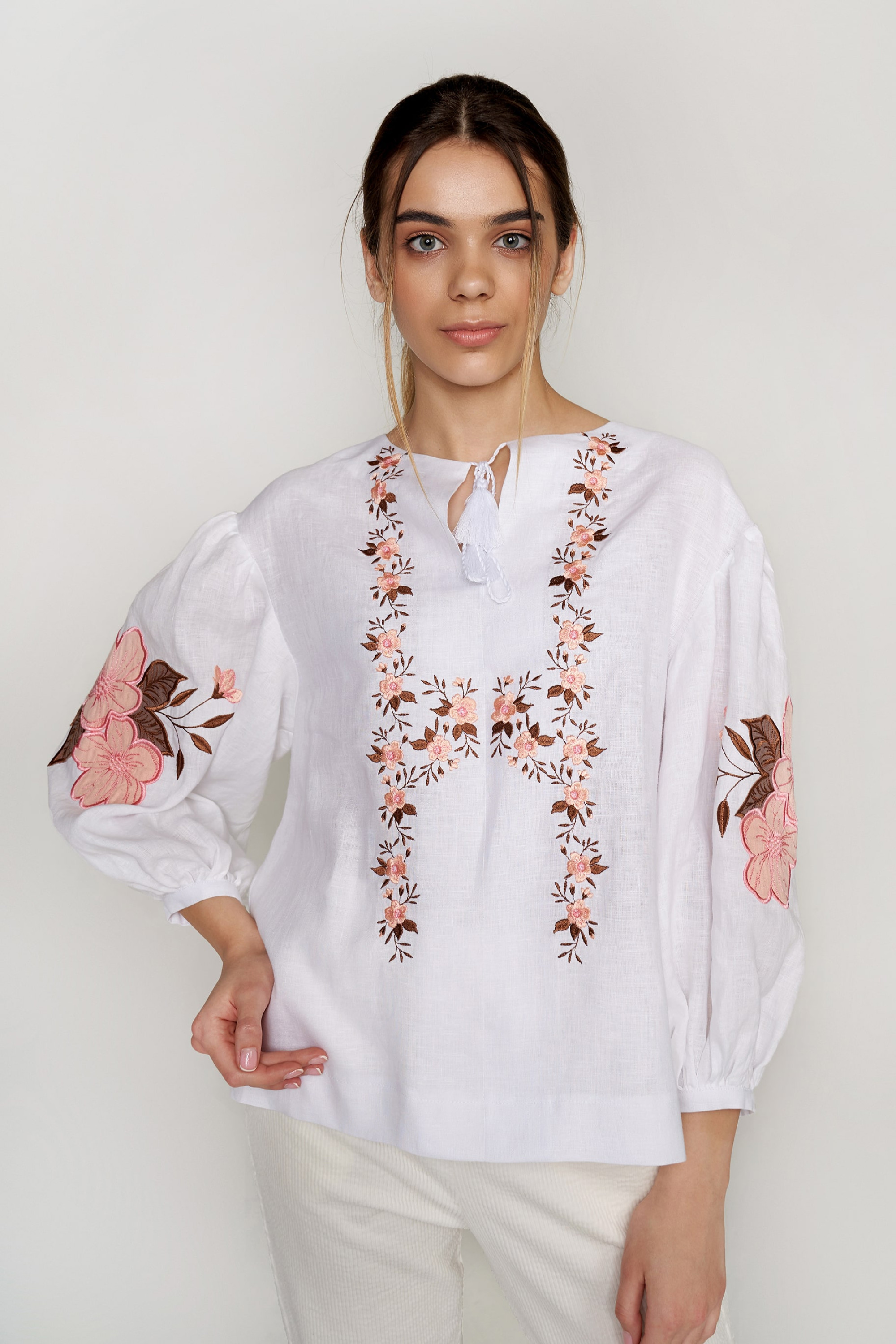 Women's white blouse with applique Women's white blouse with applique