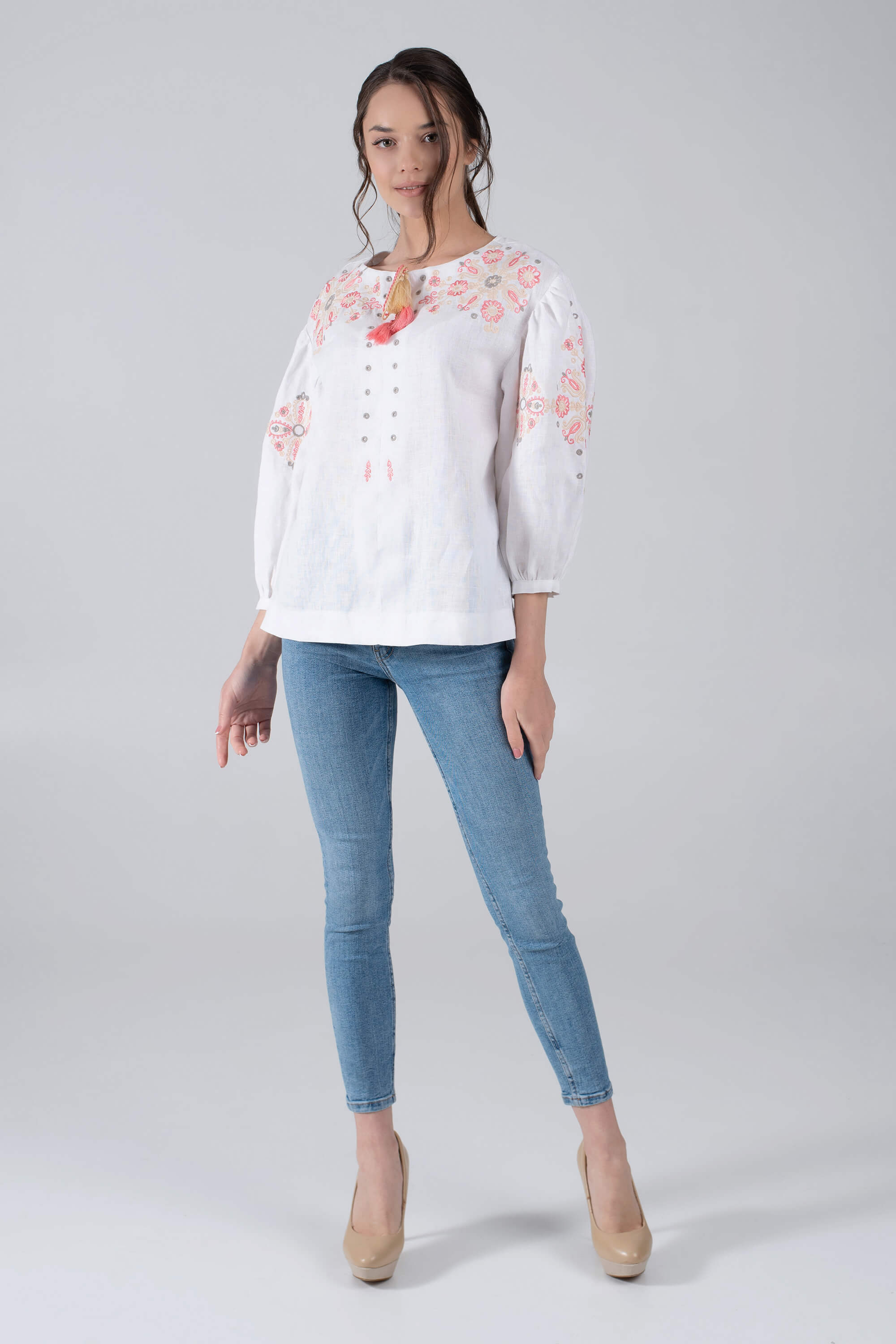 Women's embroidered blouse white Women's embroidered blouse white