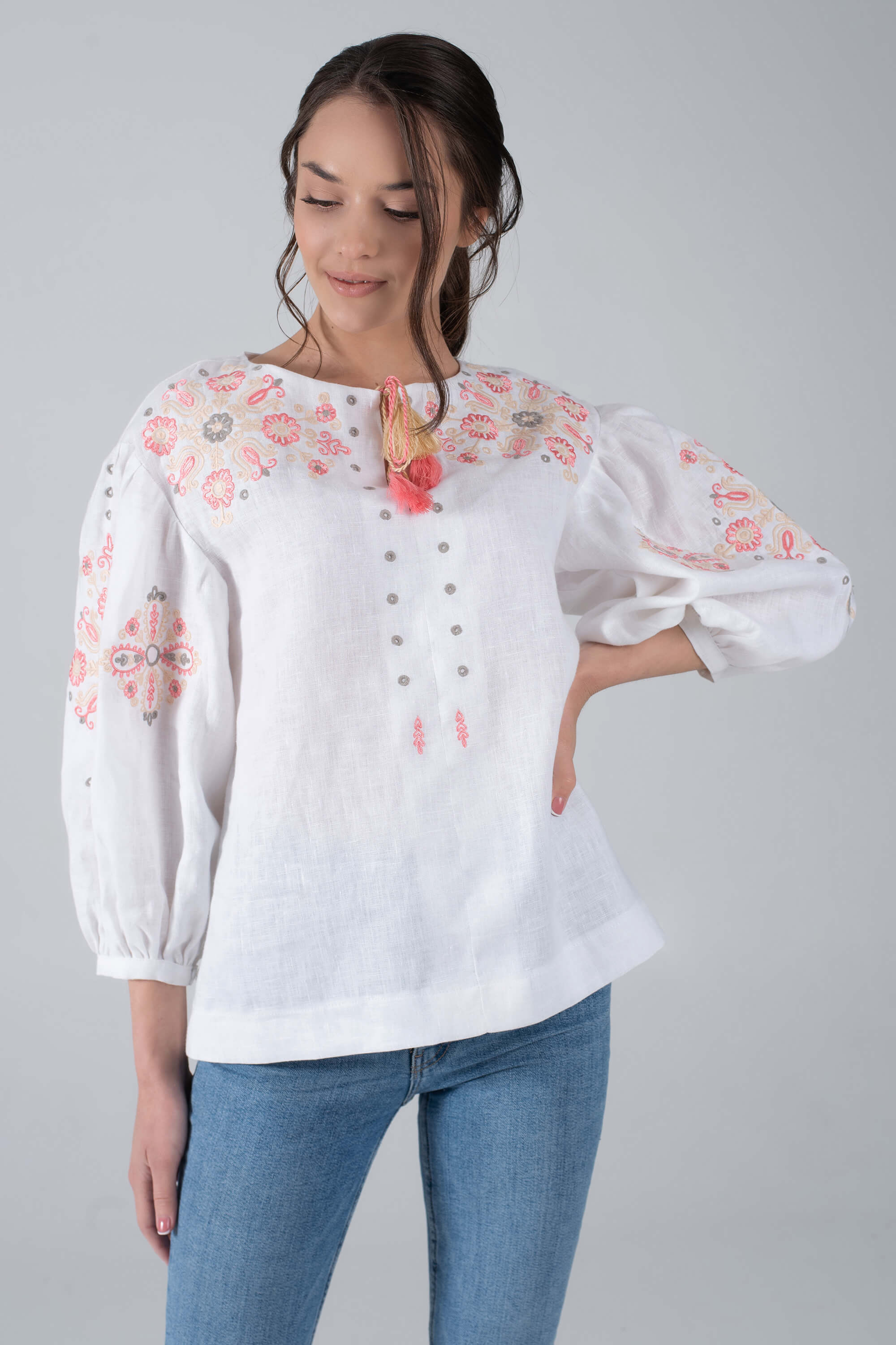 Women's embroidered blouse white Women's embroidered blouse white
