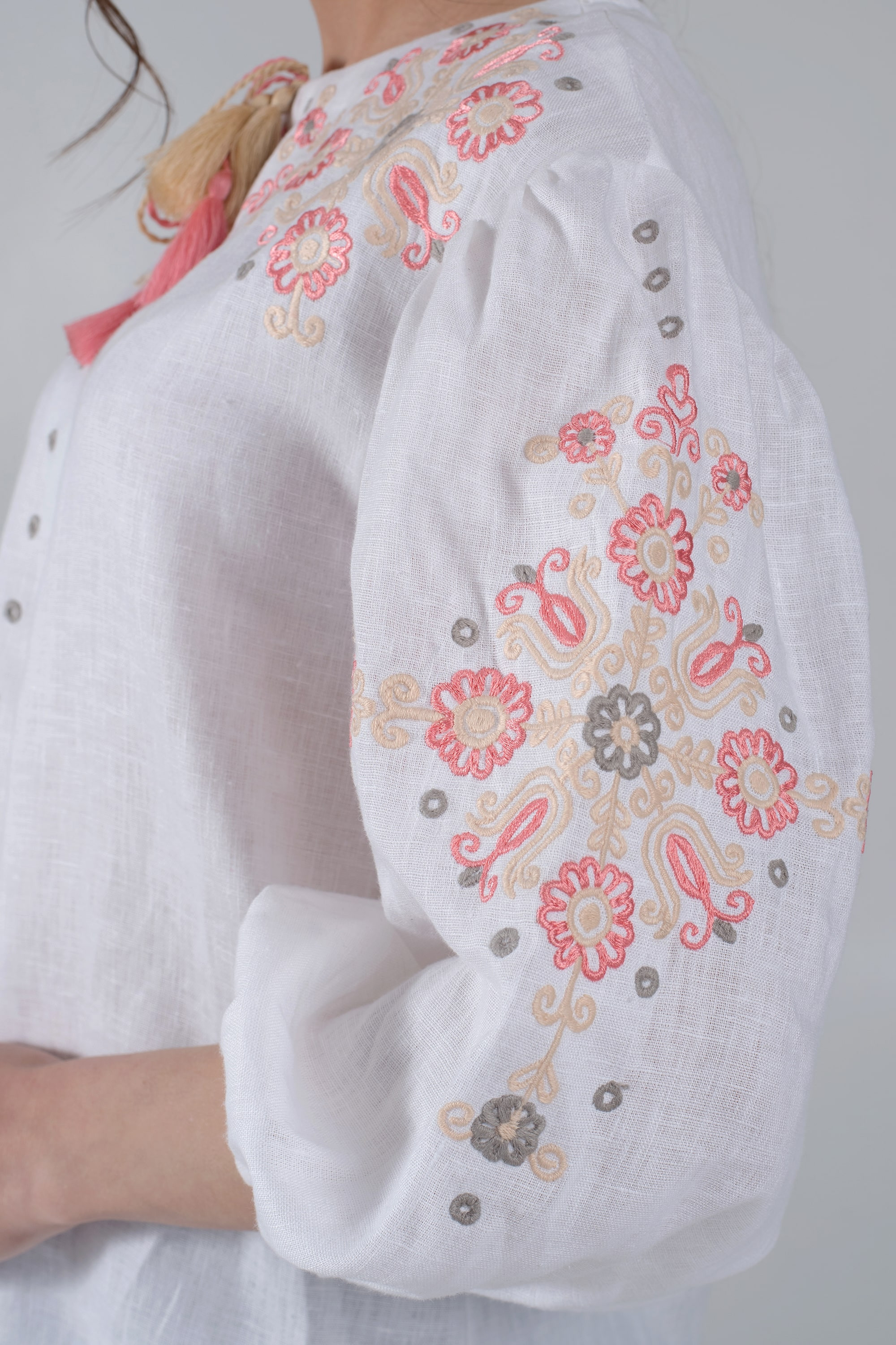 Women's embroidered blouse white Women's embroidered blouse white