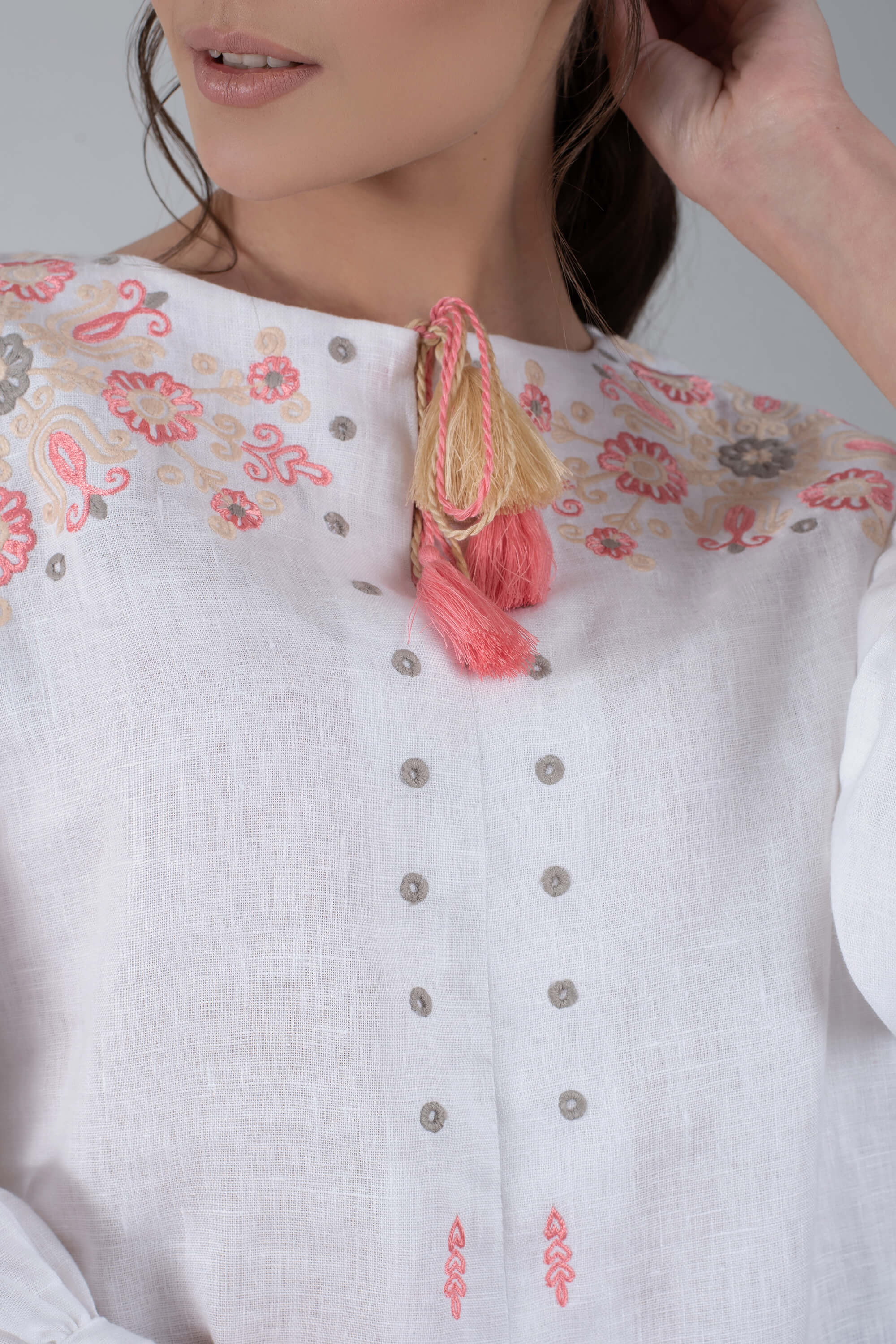 Women's embroidered blouse white Women's embroidered blouse white