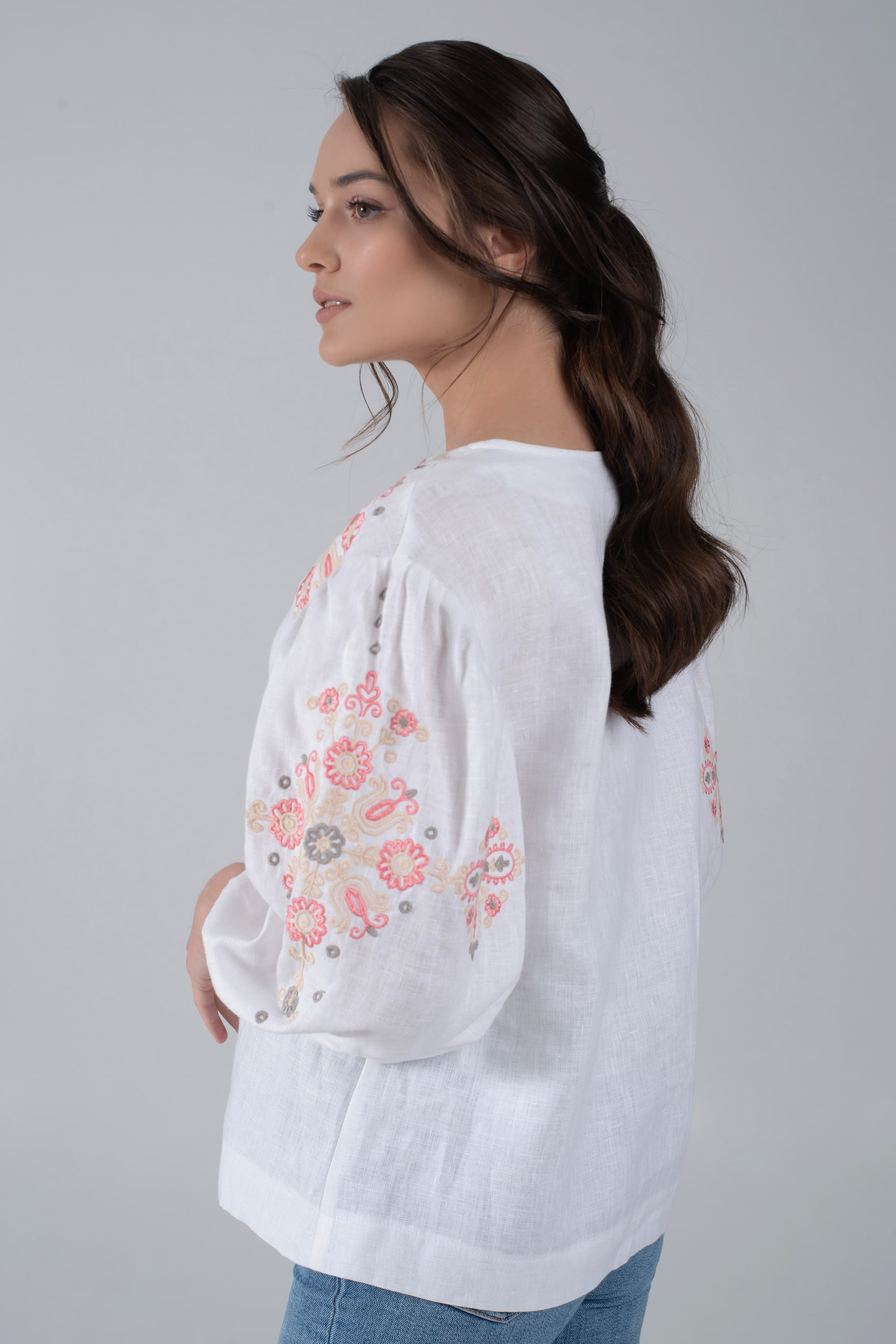 Women's embroidered blouse white Women's embroidered blouse white