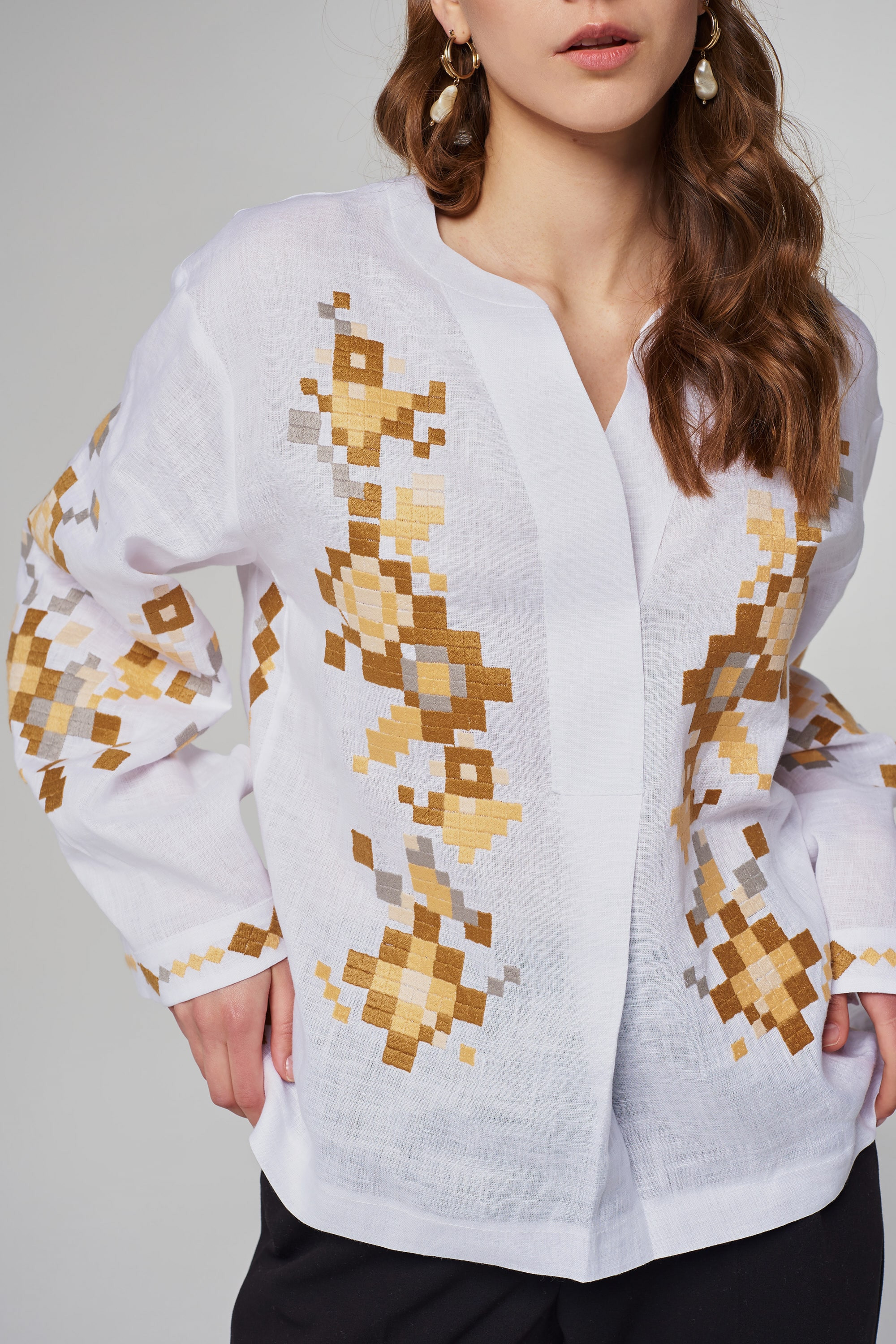 Жіноча вишита блуза White