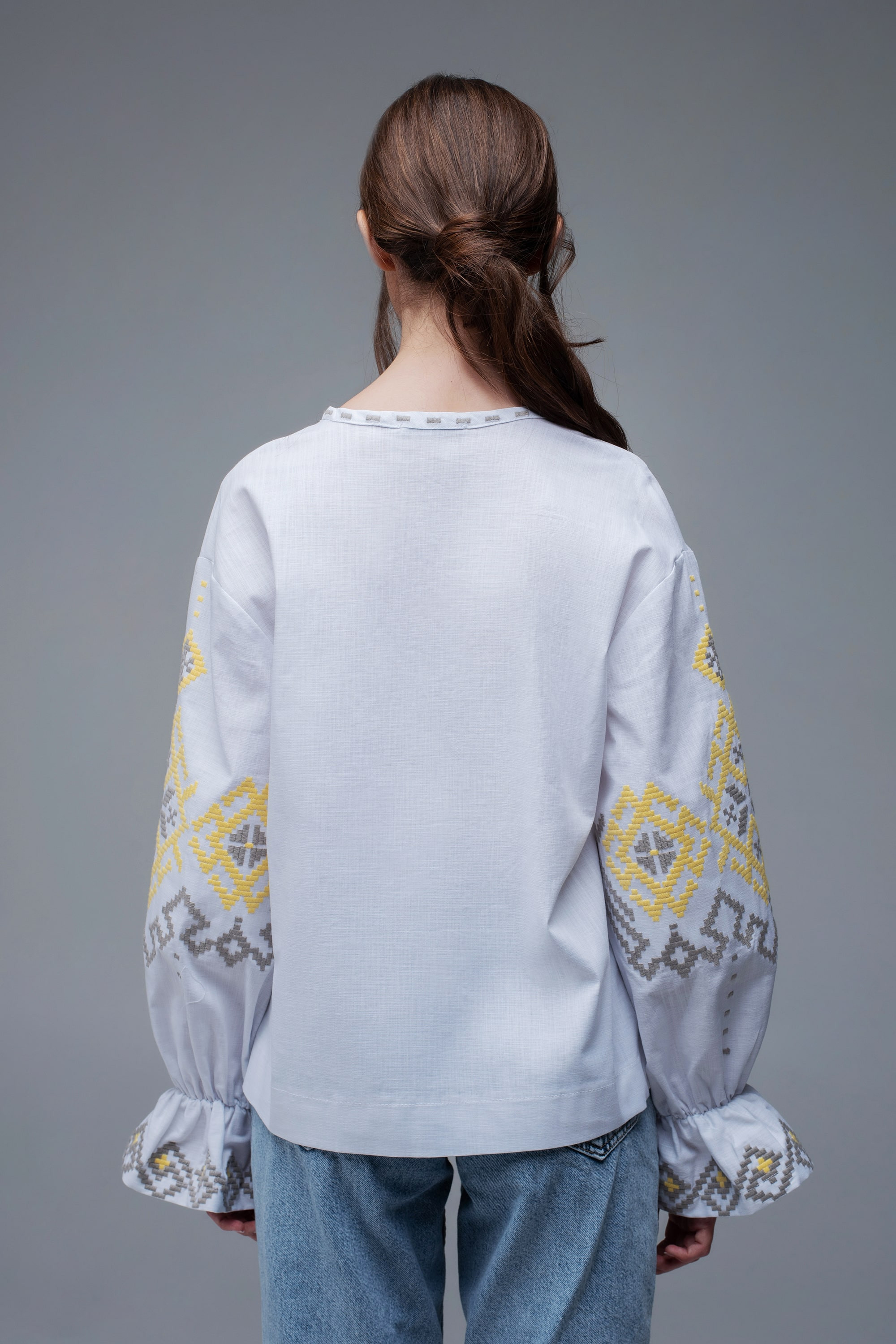Жіноча вишиванка White