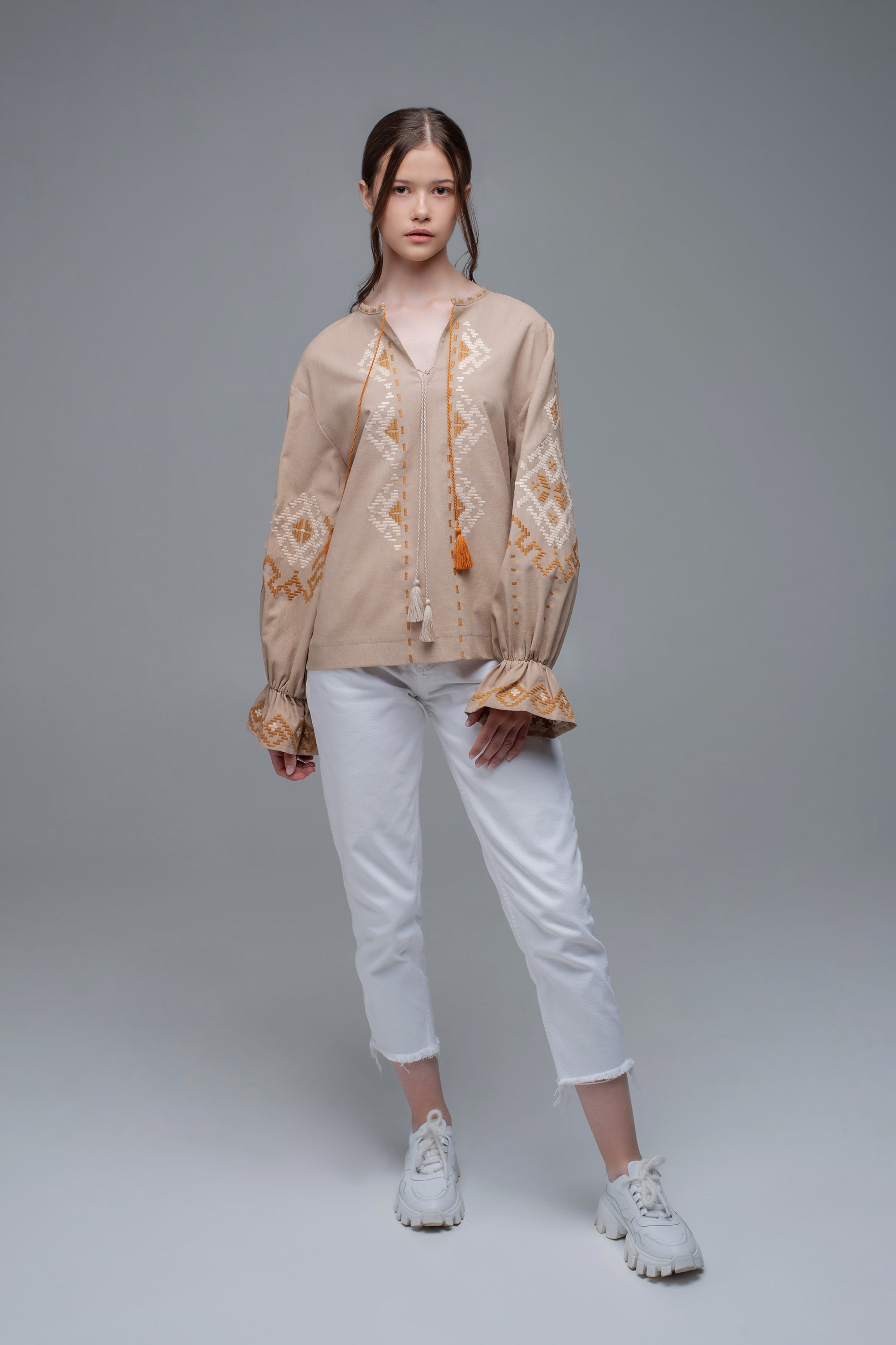 Жіноча вишиванка Beige 