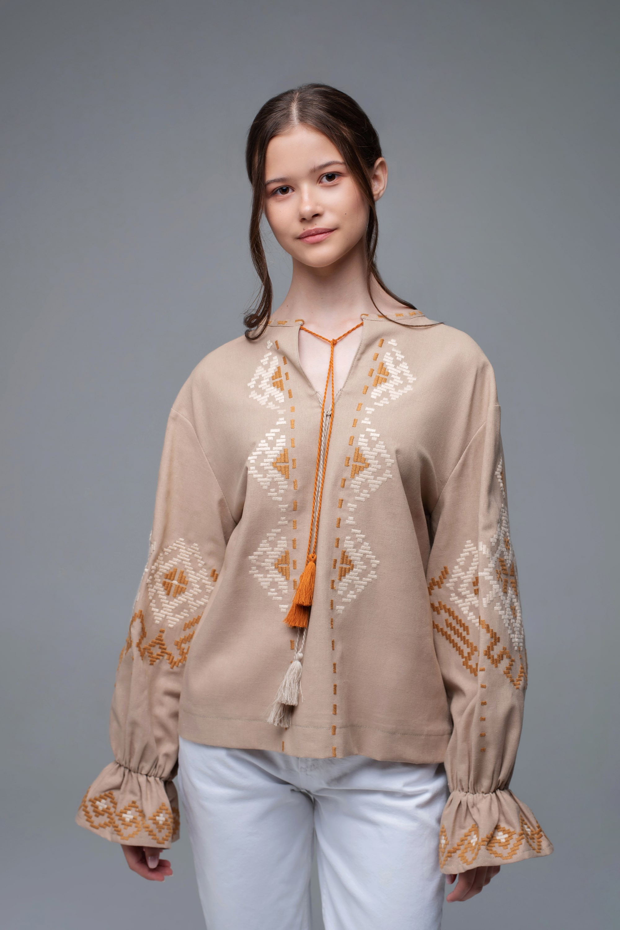 Жіноча вишиванка Beige 
