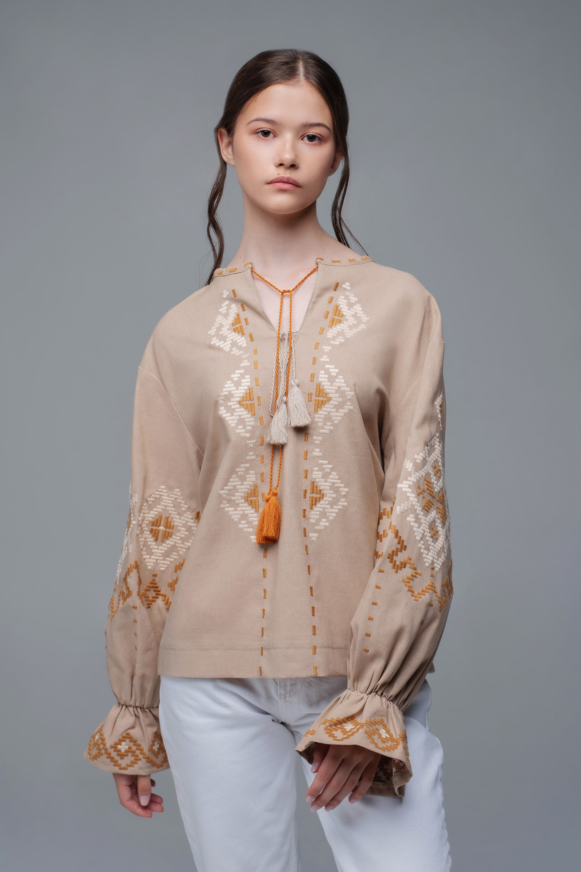 Жіноча вишиванка Beige 