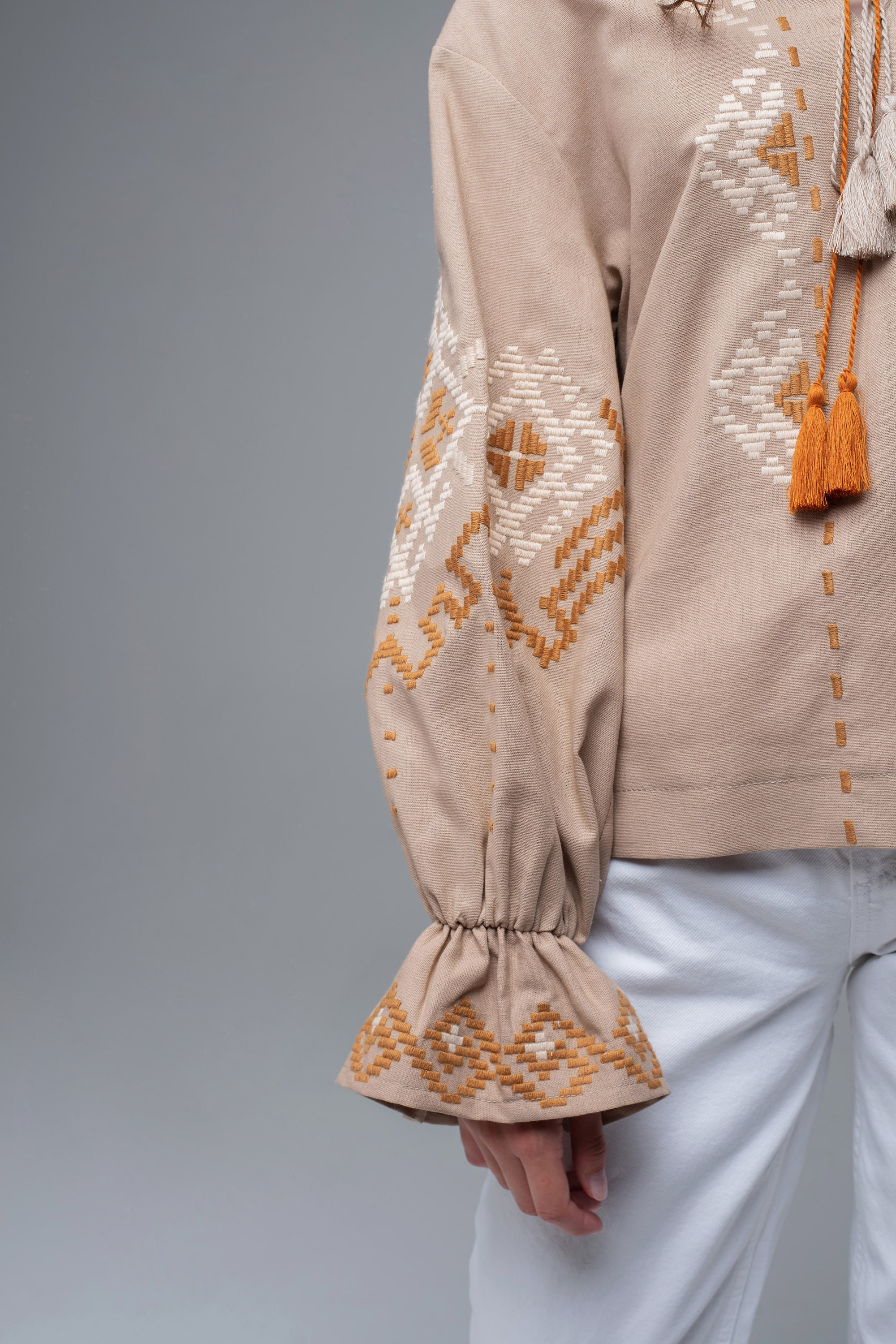 Жіноча вишиванка Beige 