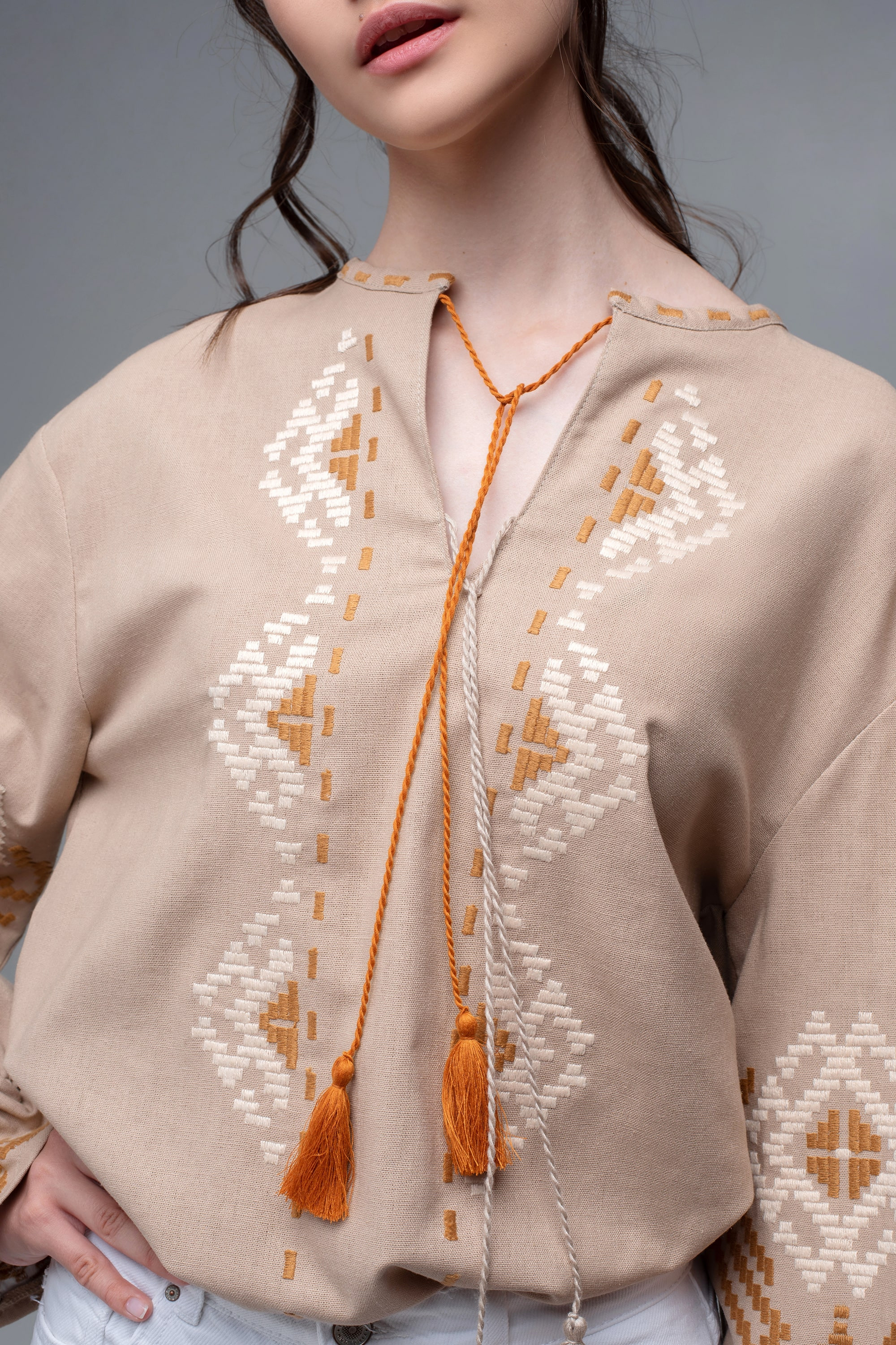 Жіноча вишиванка Beige 