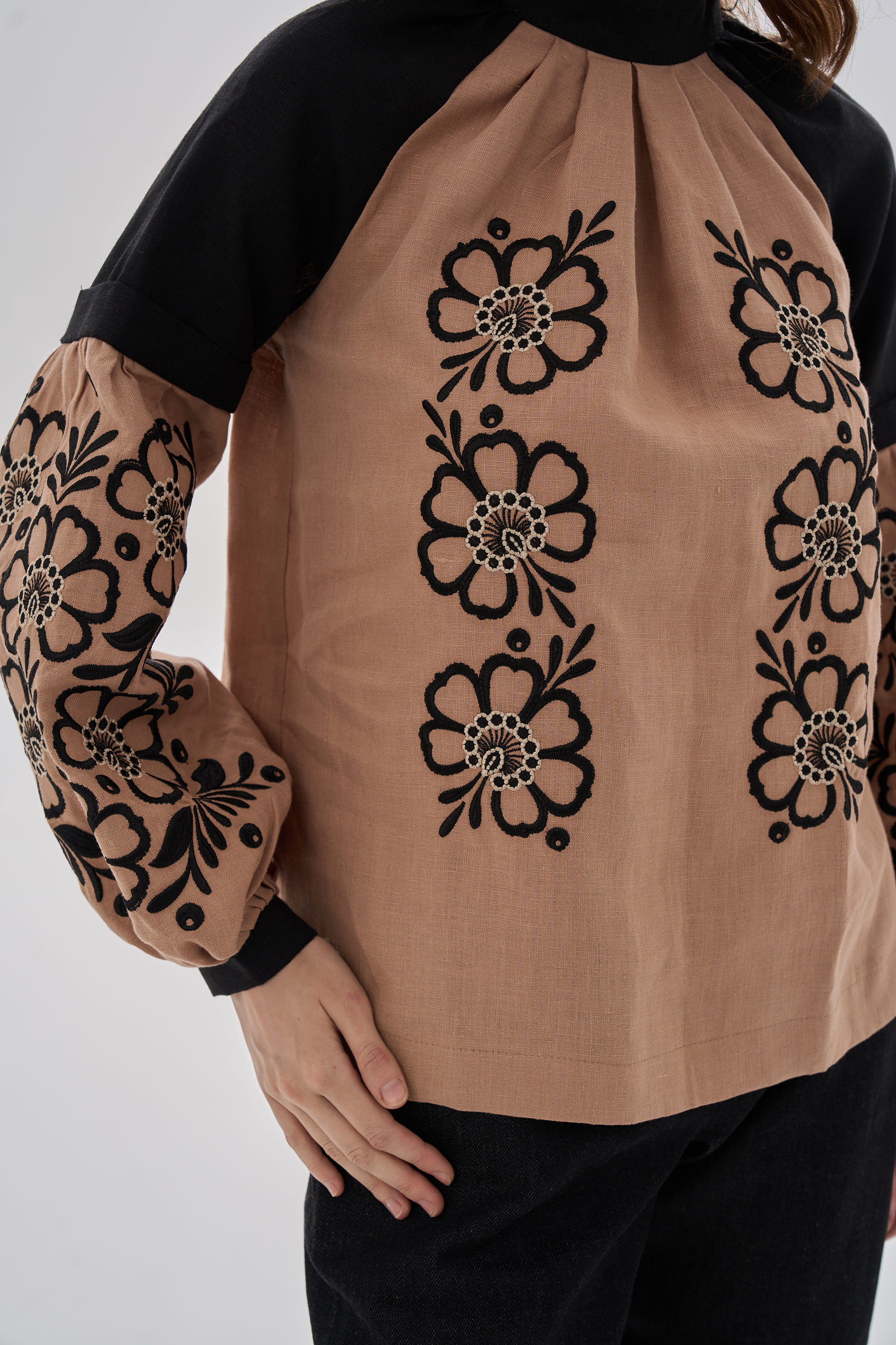 Embroidered blouse with Petrykivka painting "Pava" 2 | XS | 40-42