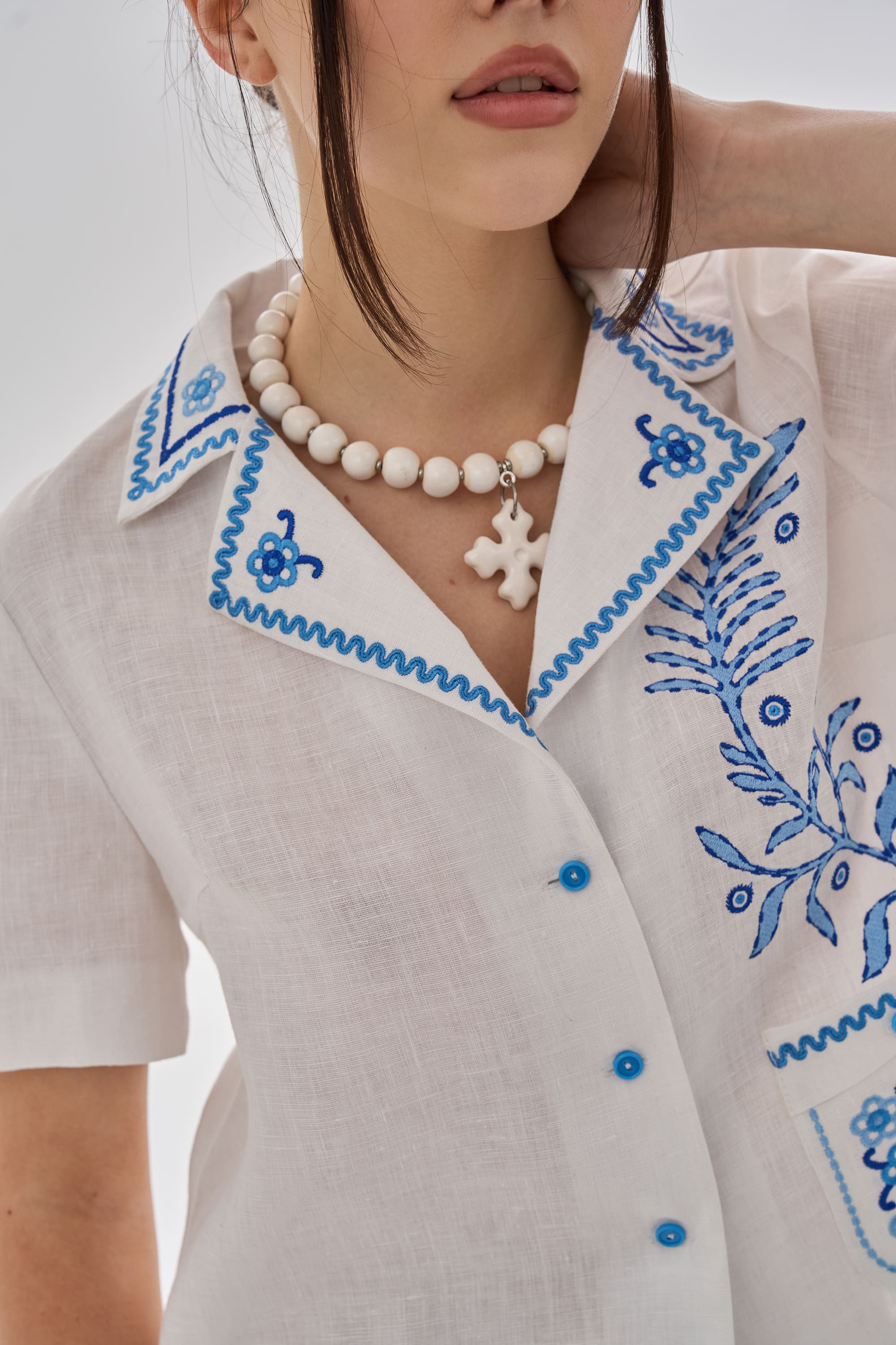 Embroidered women's blouse with short sleeves Parost