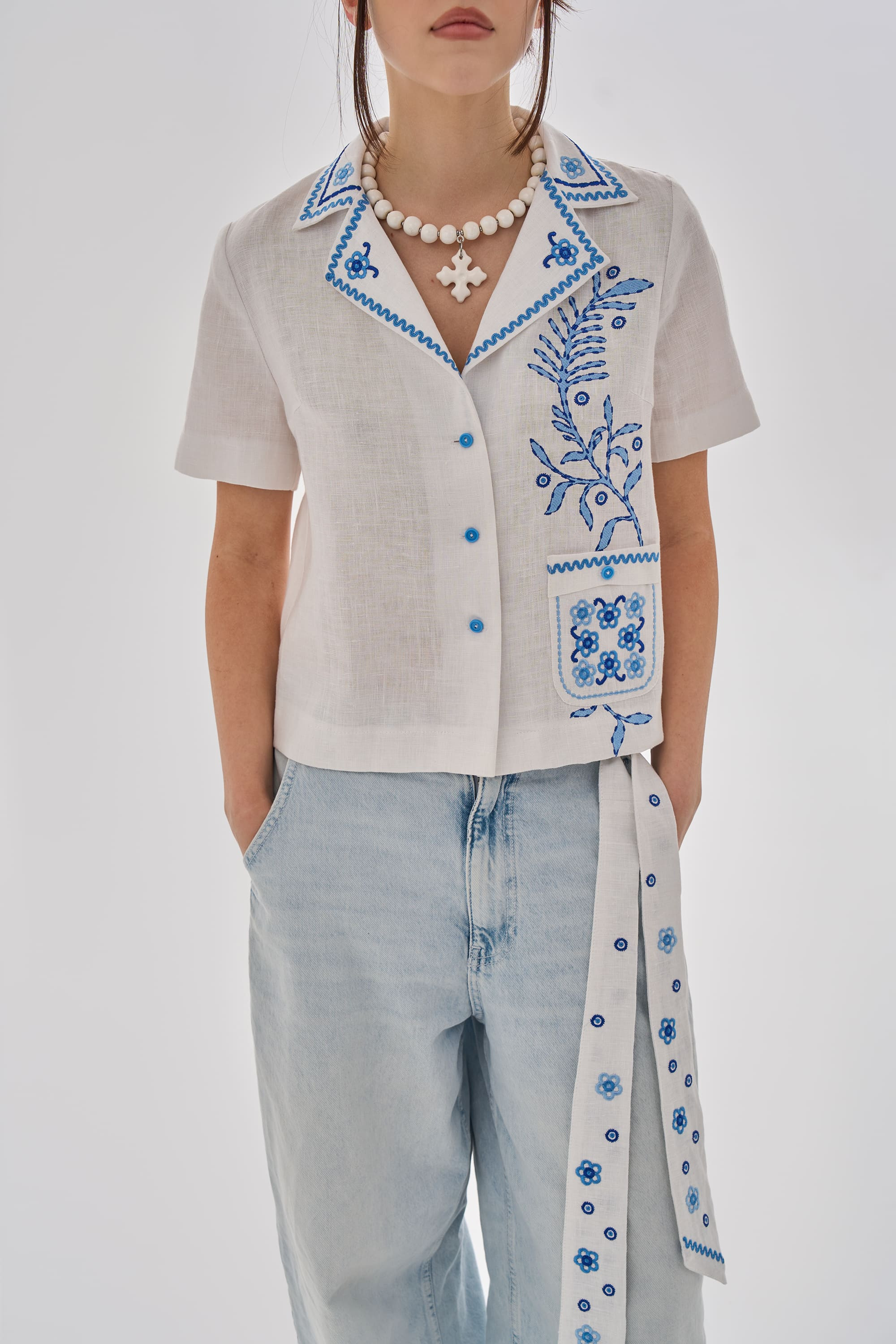Embroidered women's blouse with short sleeves Parost