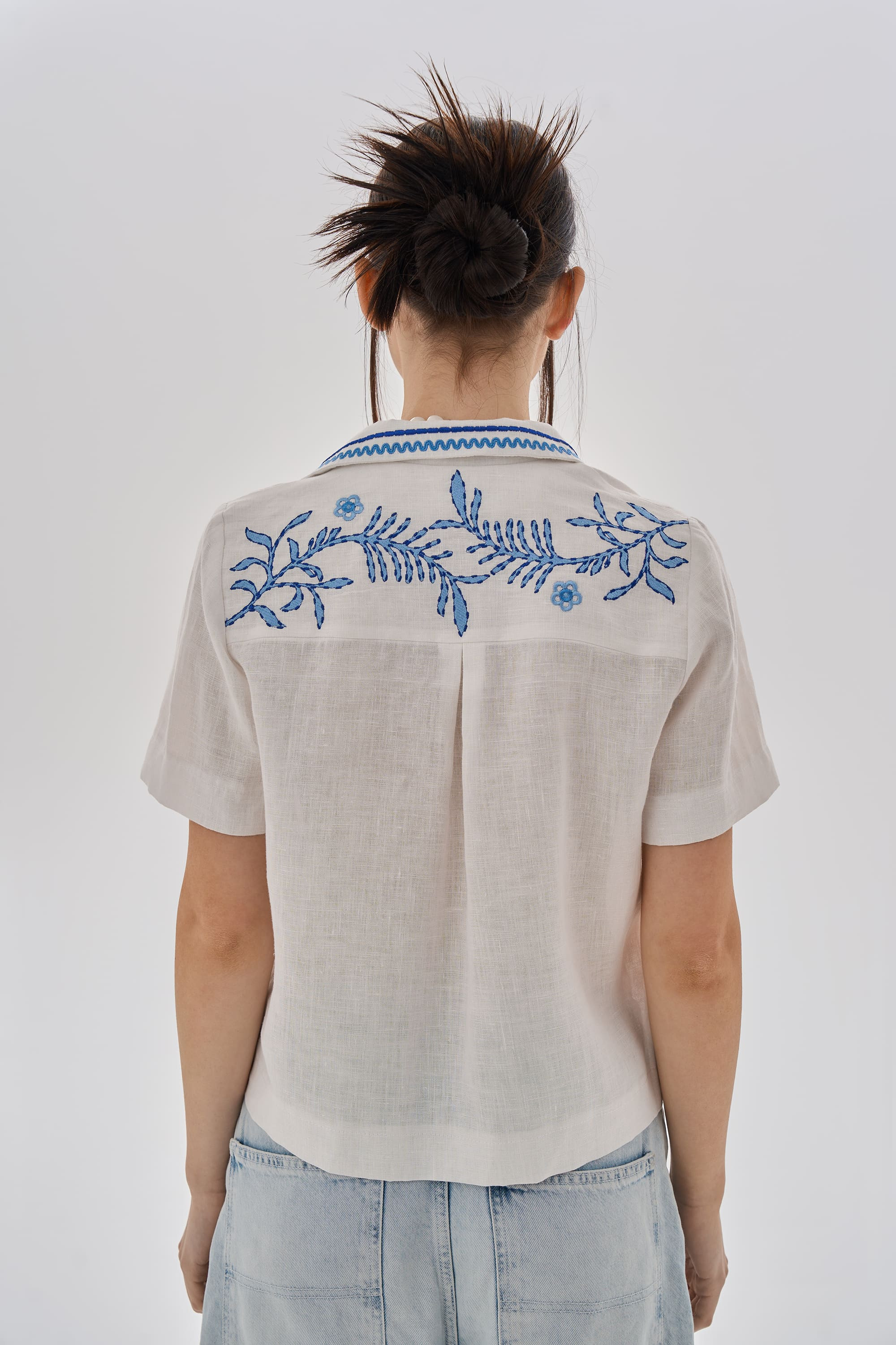 Embroidered women's blouse with short sleeves Parost | XS | 40-42