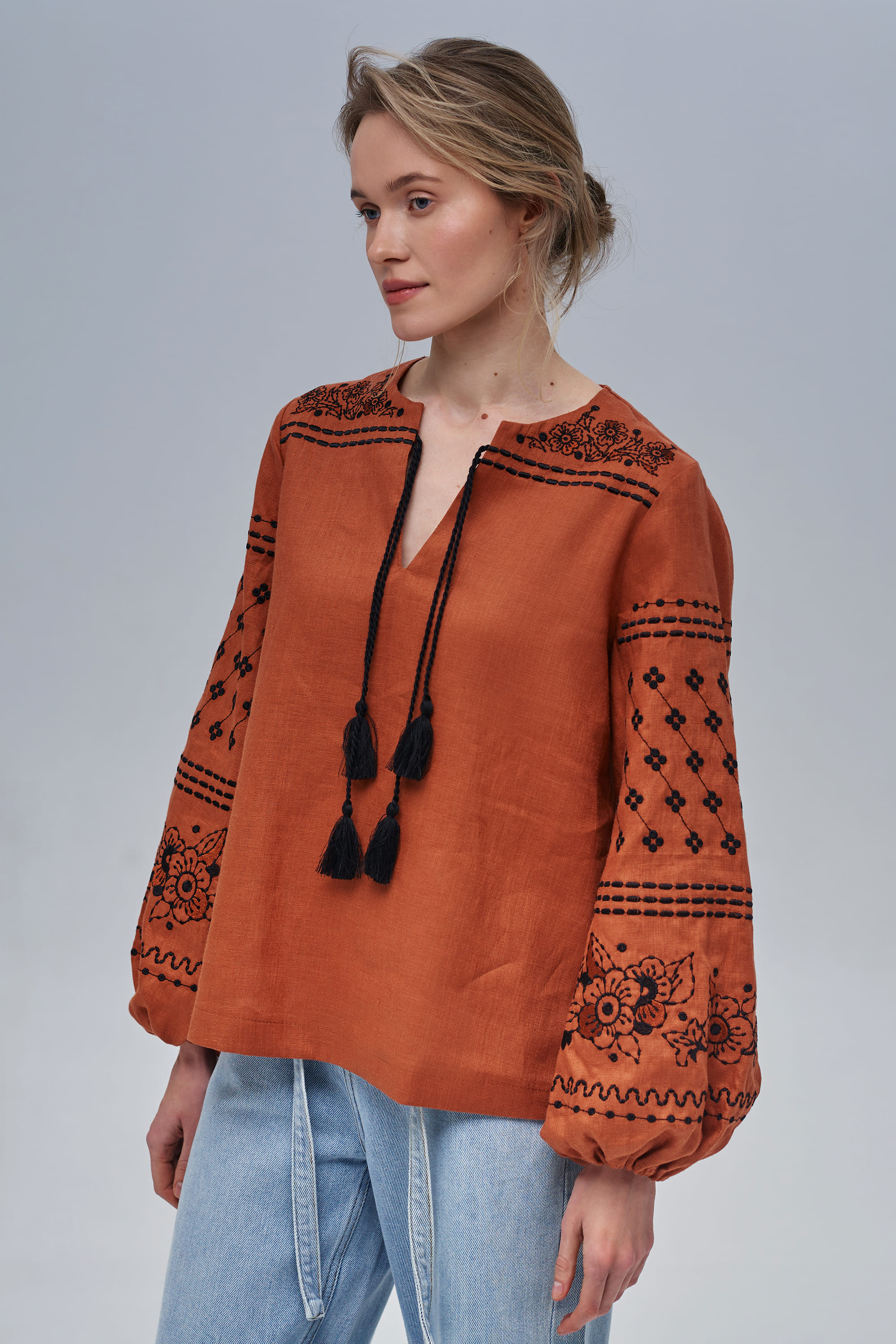 Embroidered brown women's blouse Mira | XS | 40-42