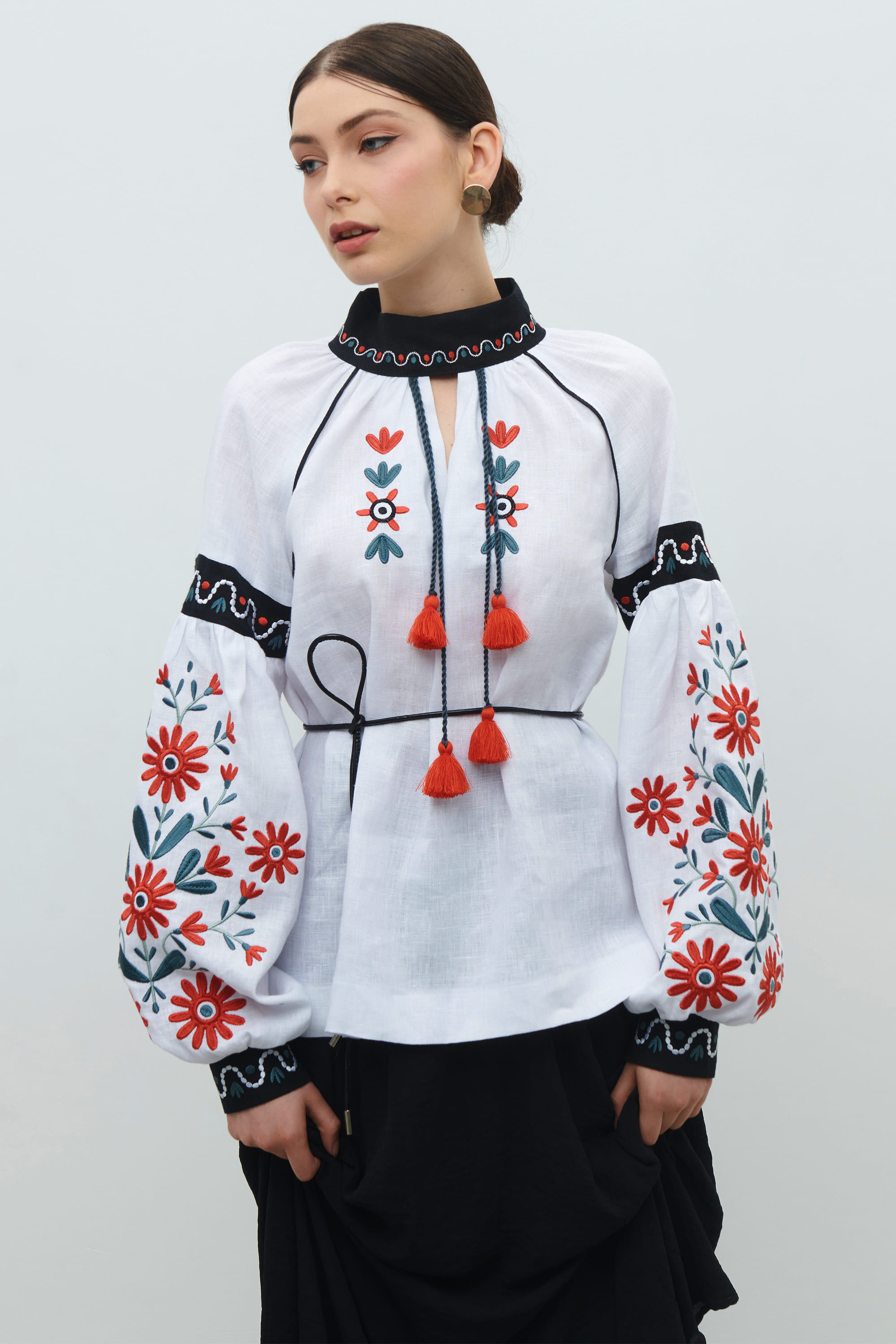 White embroidery У Квітучому садочку