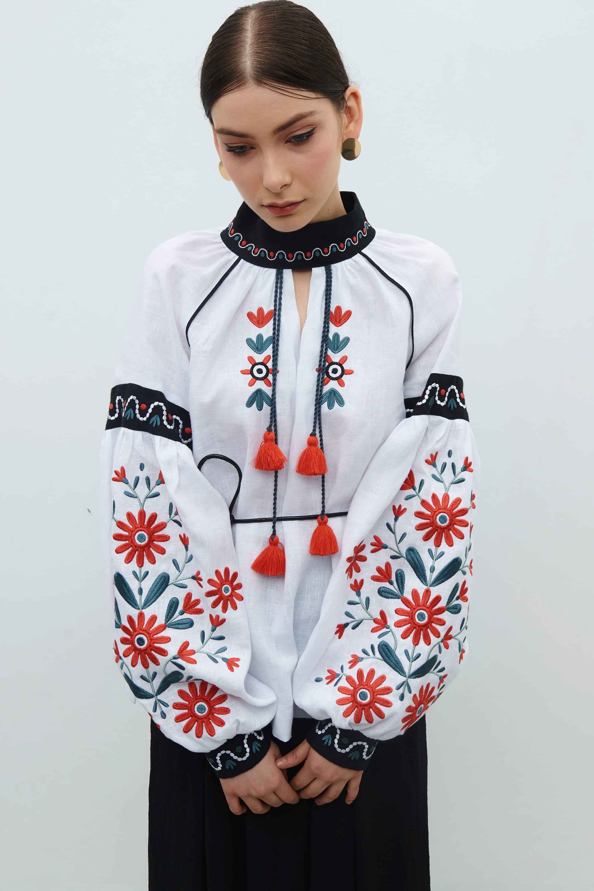 White embroidery У Квітучому садочку