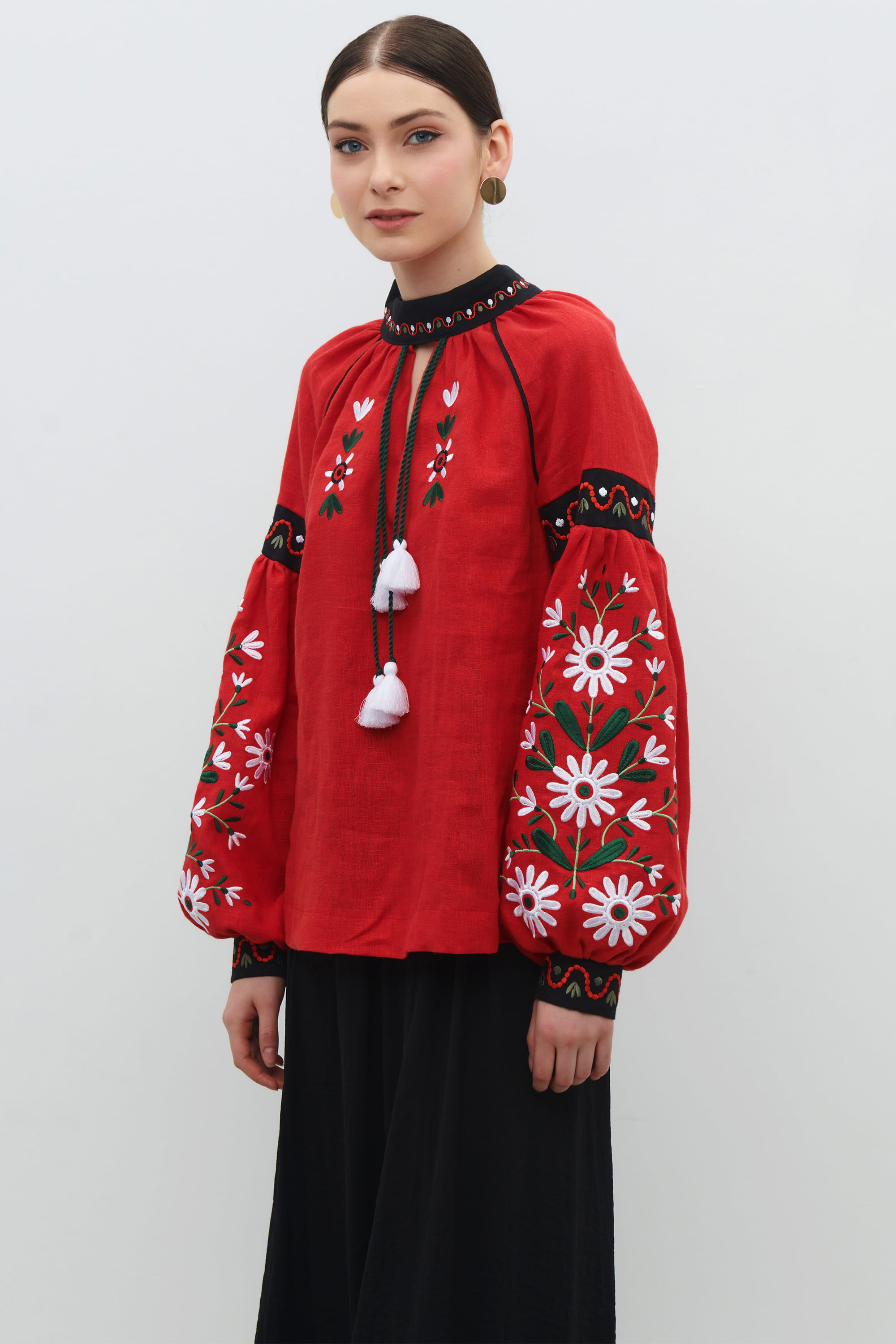 Linen red embroidery у квітучому садочку | S | 42-44