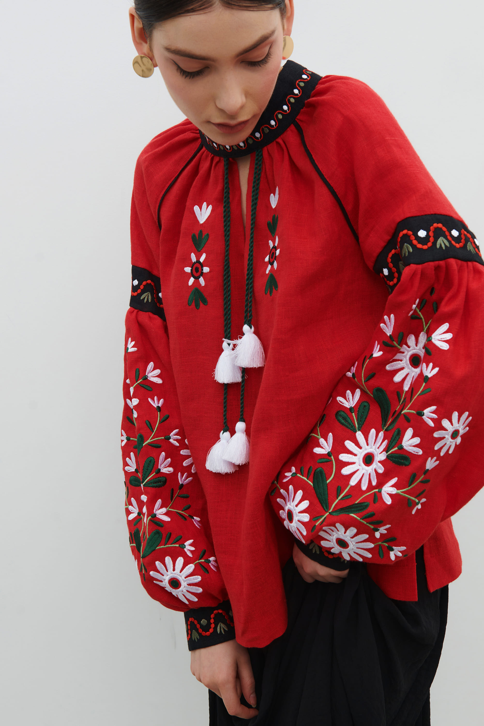 Linen red embroidery у квітучому садочку | S | 42-44