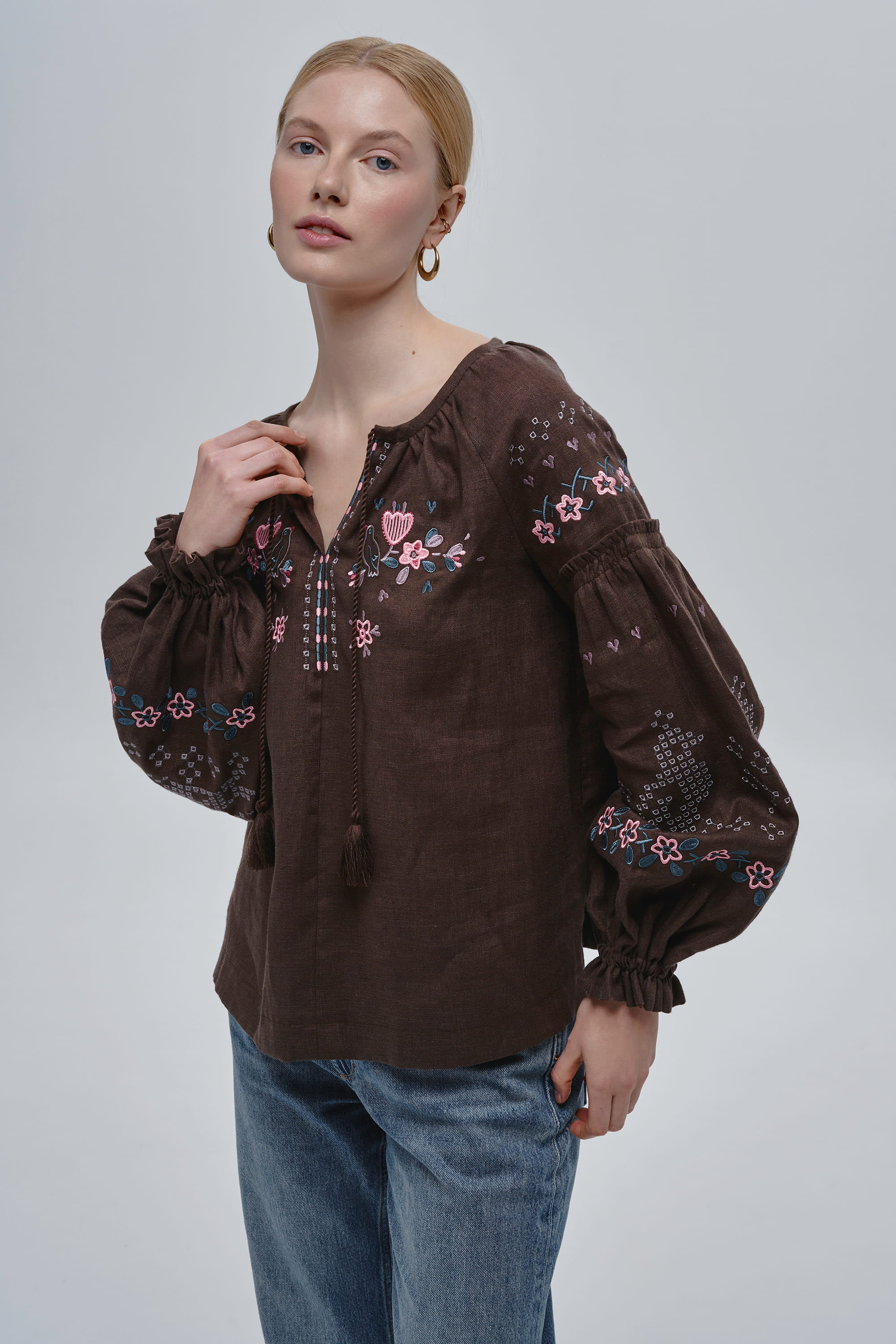 Embroidered brown linen women’s blouse Holubka | XS | 40-42