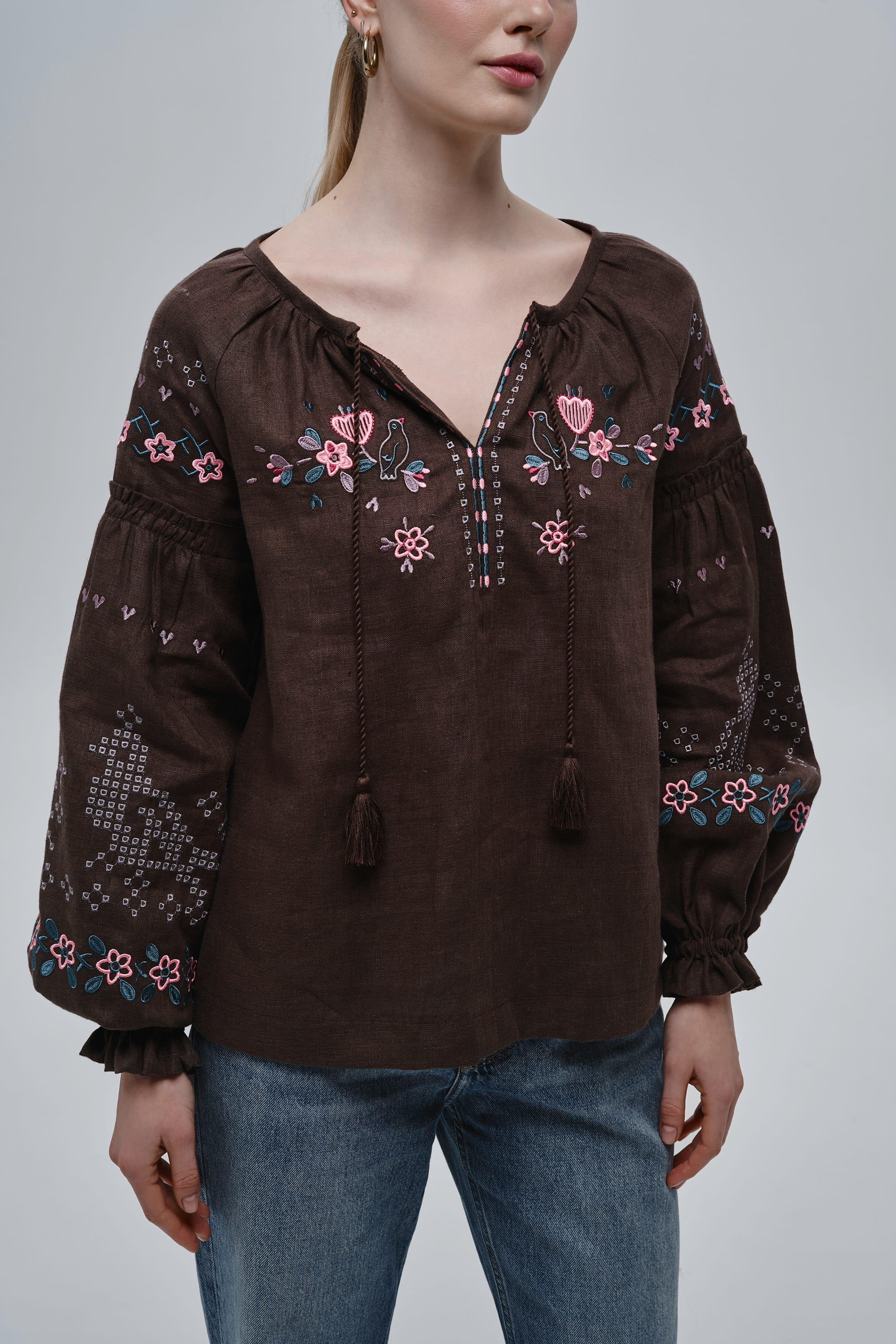 Embroidered brown linen women’s blouse Holubka | XS | 40-42