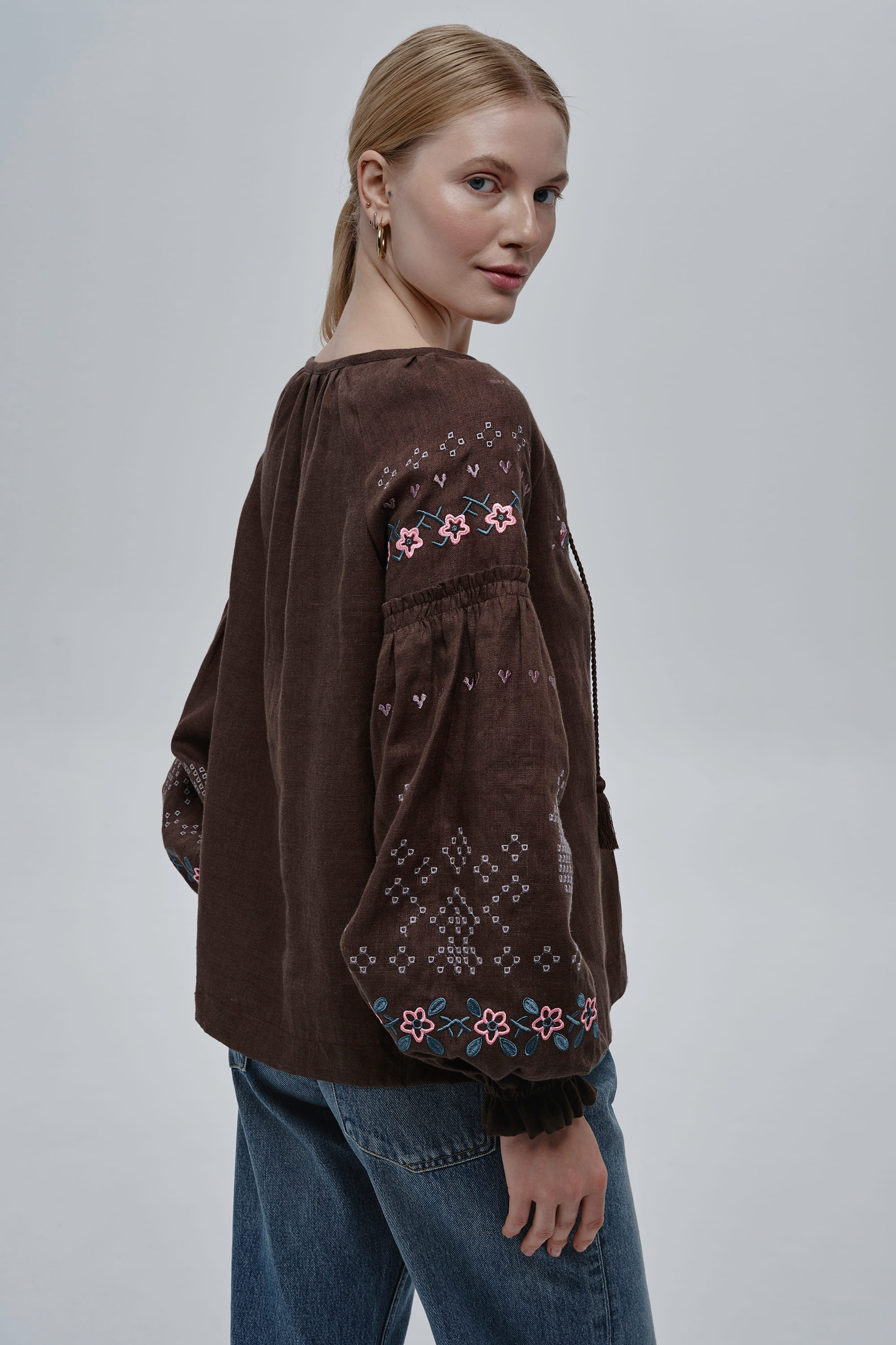 Embroidered brown linen women’s blouse Holubka | XS | 40-42