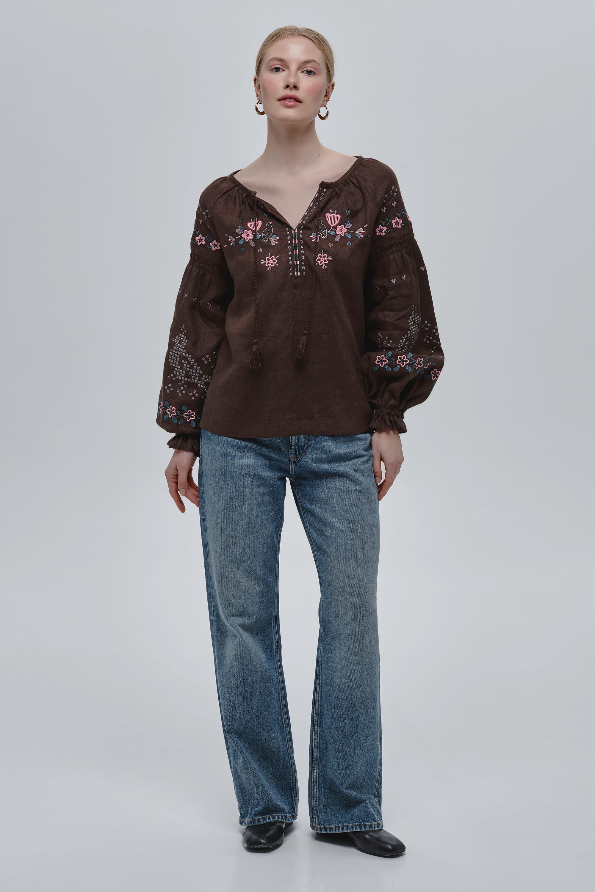 Embroidered brown linen women’s blouse Holubka | XS | 40-42