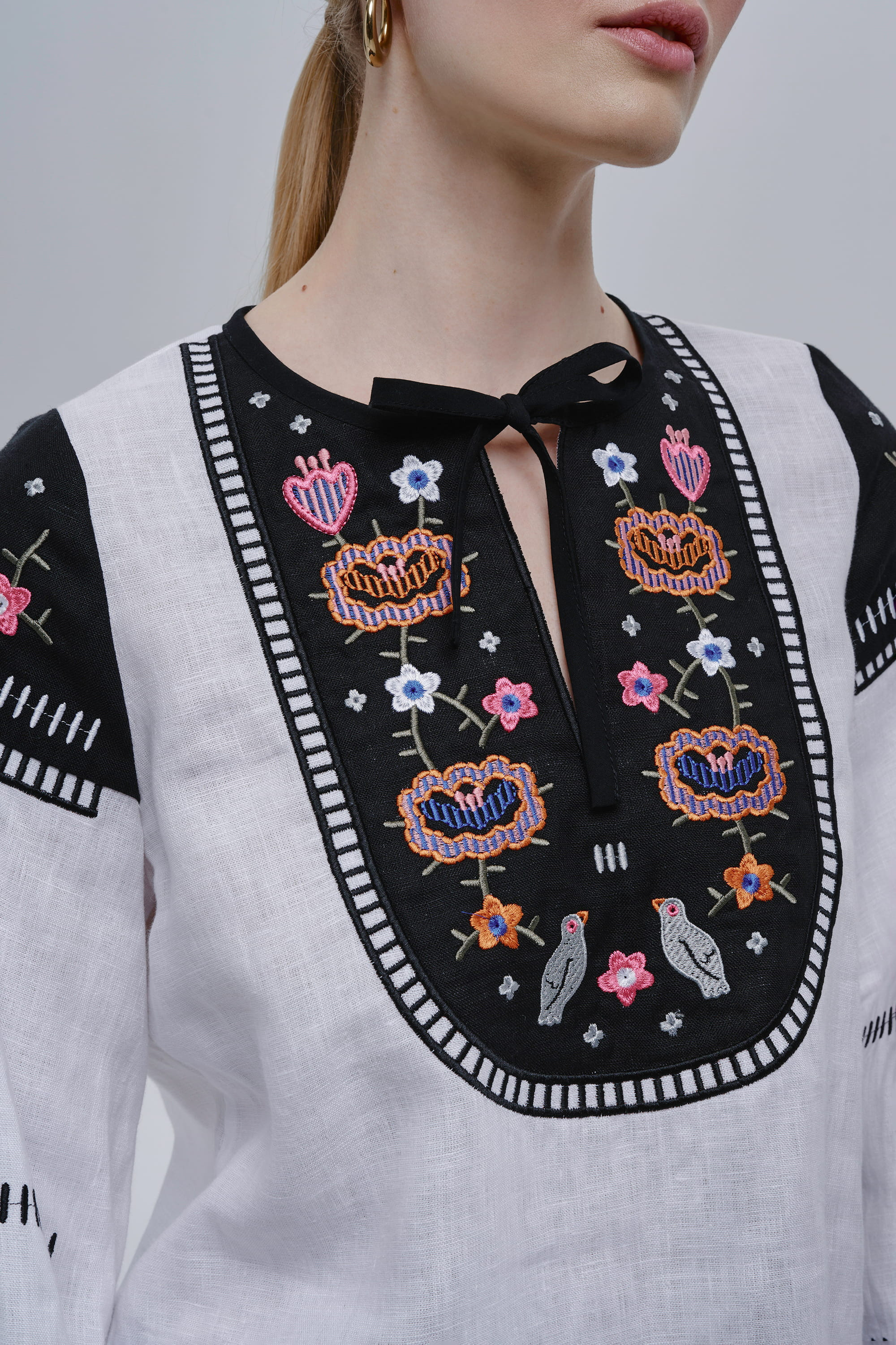 Embroidered white linen women’s blouse Malvy Embroidered white linen women’s blouse Malvy