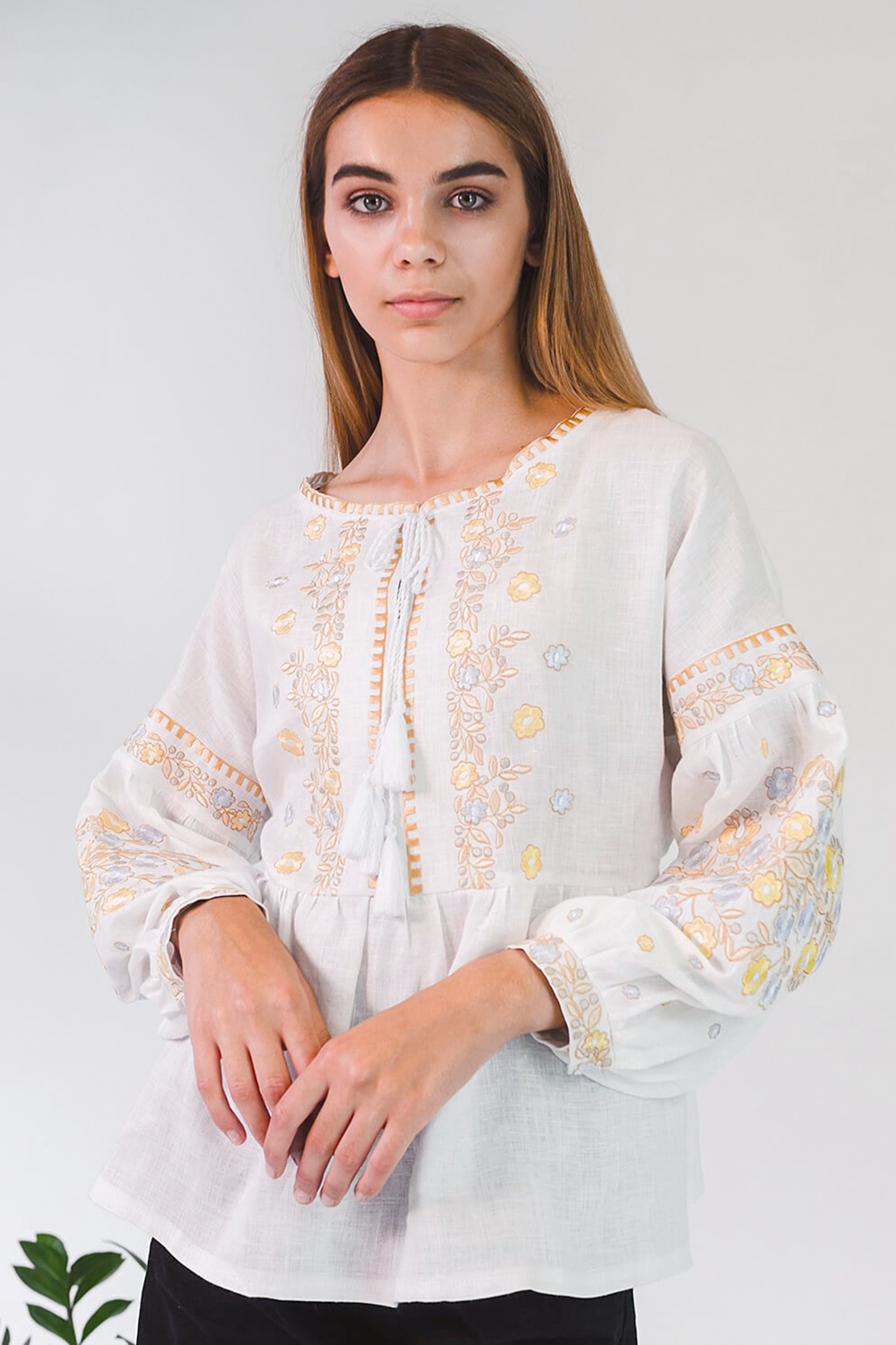 Жіноча вишиванка блуза White
