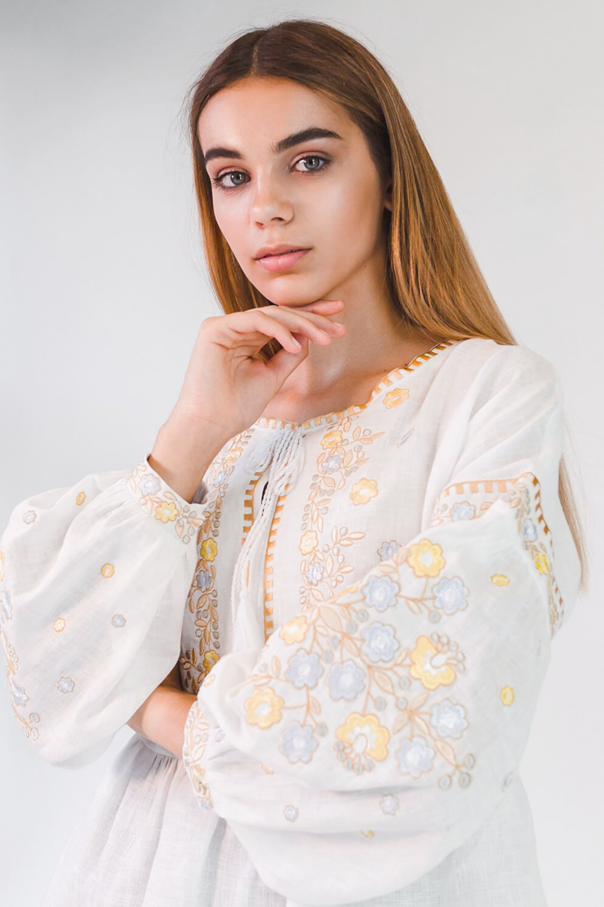 Жіноча вишиванка блуза White