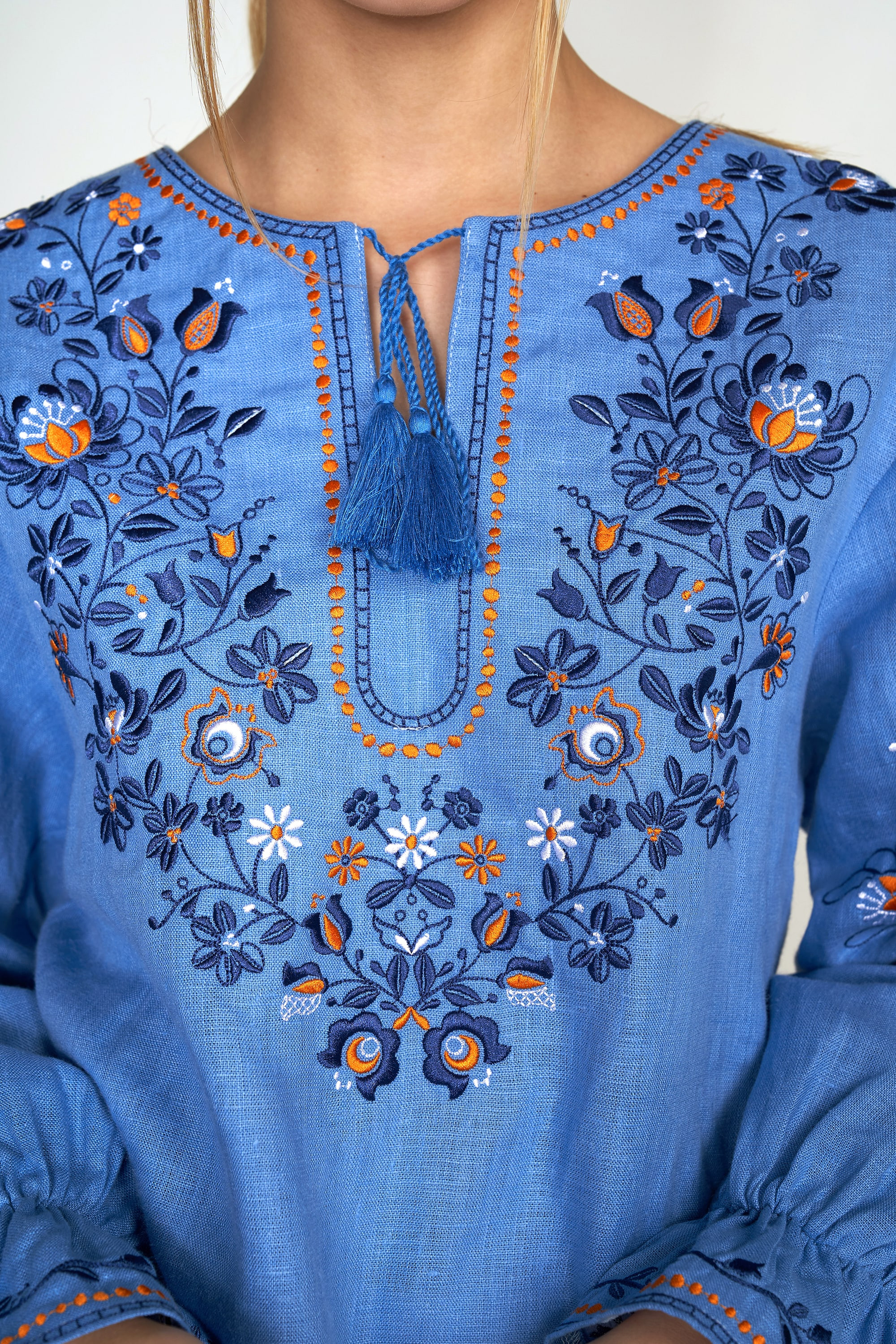  Жіноча вишита блуза Blue 3