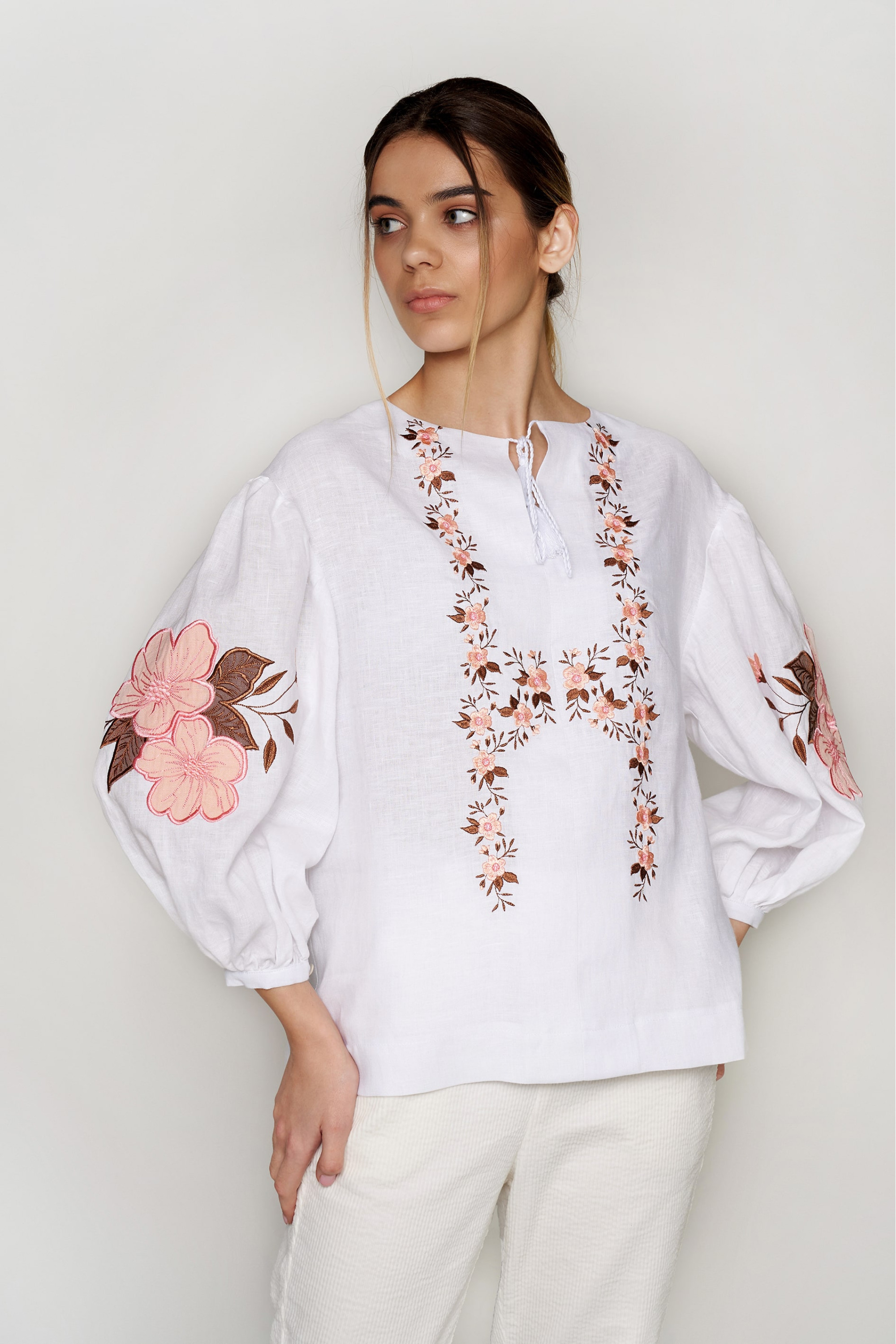 Women's white blouse with applique Women's white blouse with applique