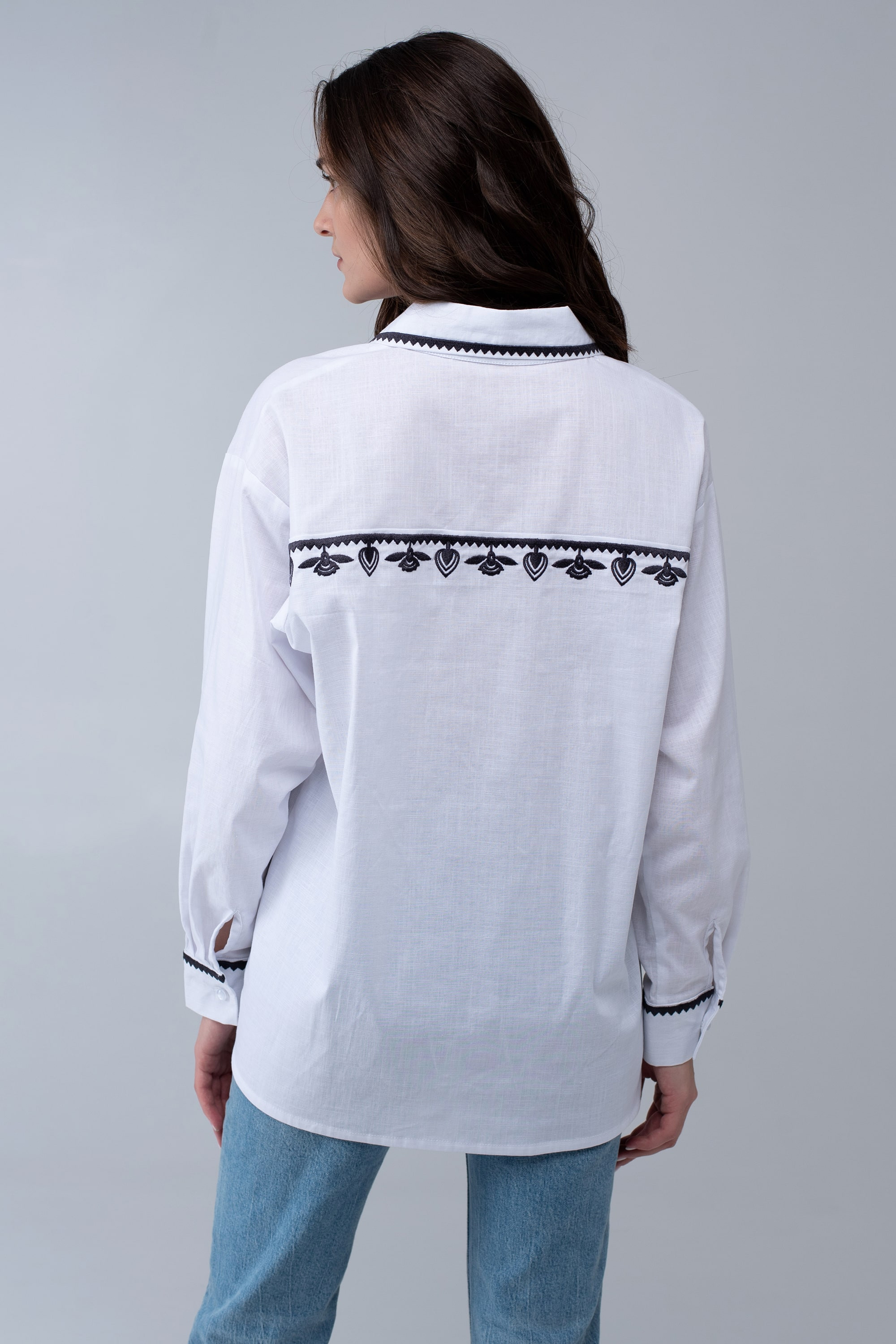 Жіноча вишита сорочка White