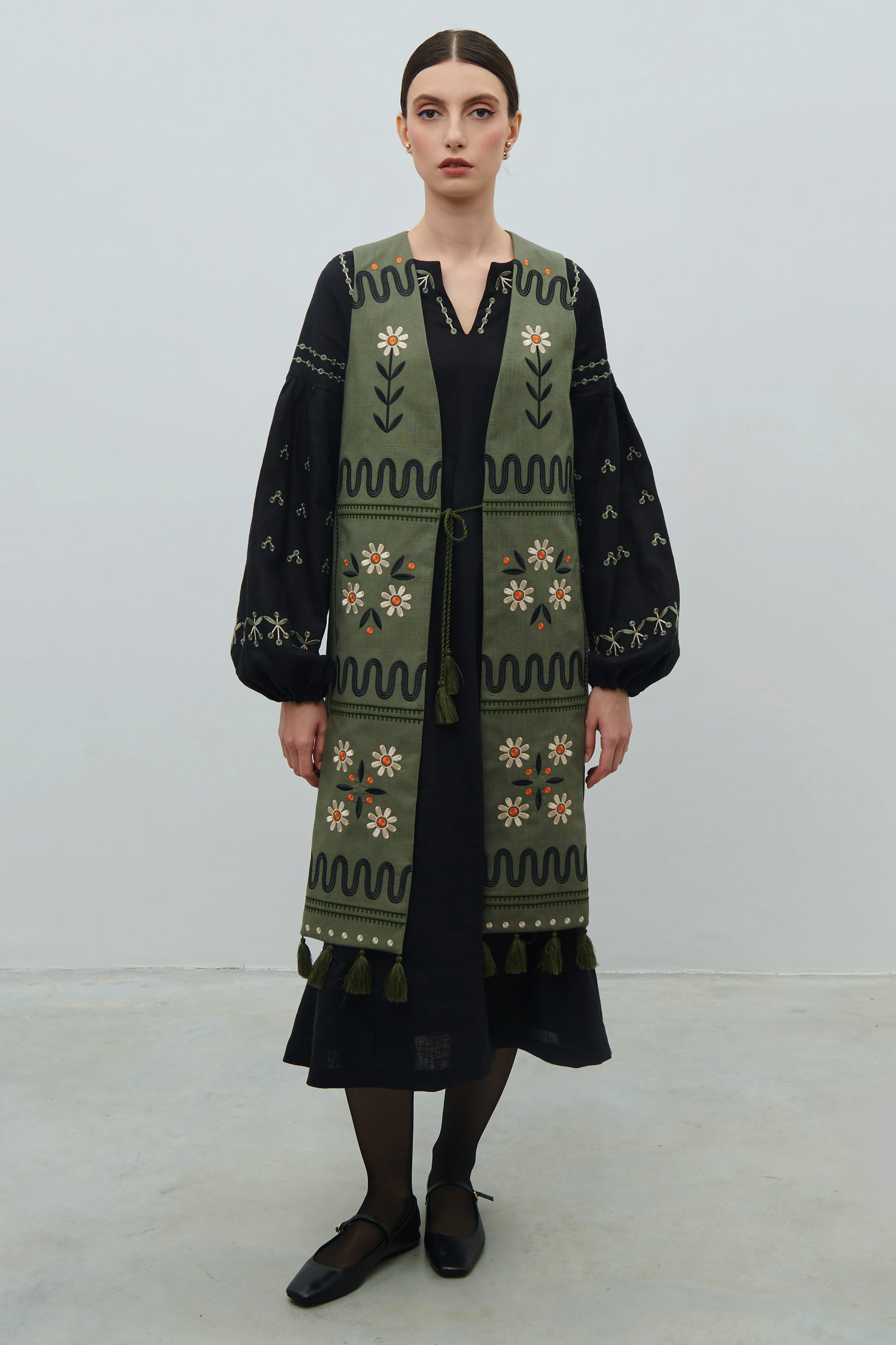 Linen set of dress and vest "Wreath"